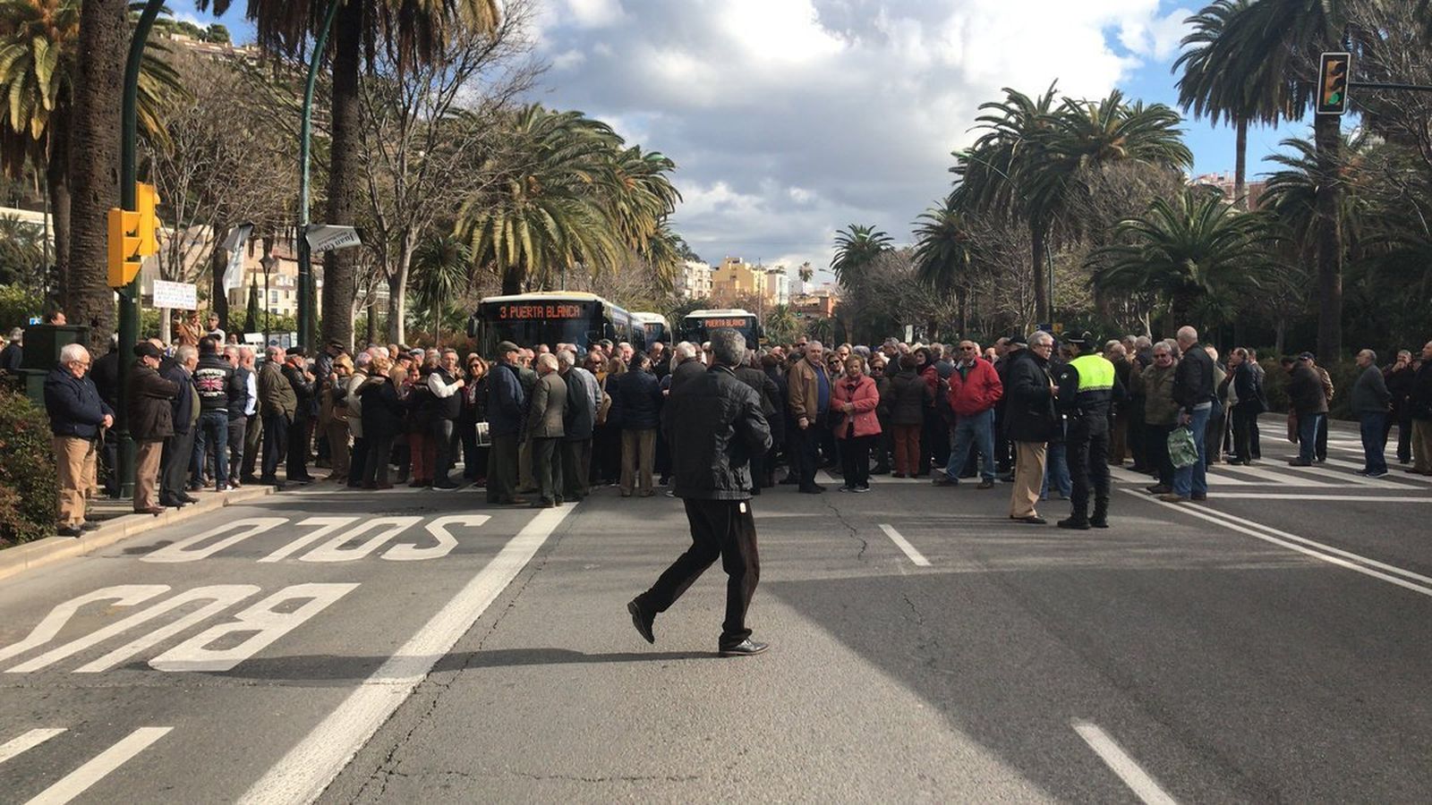 Los pensionistas cortaron las vías del Paseo del Parque el pasado enero.