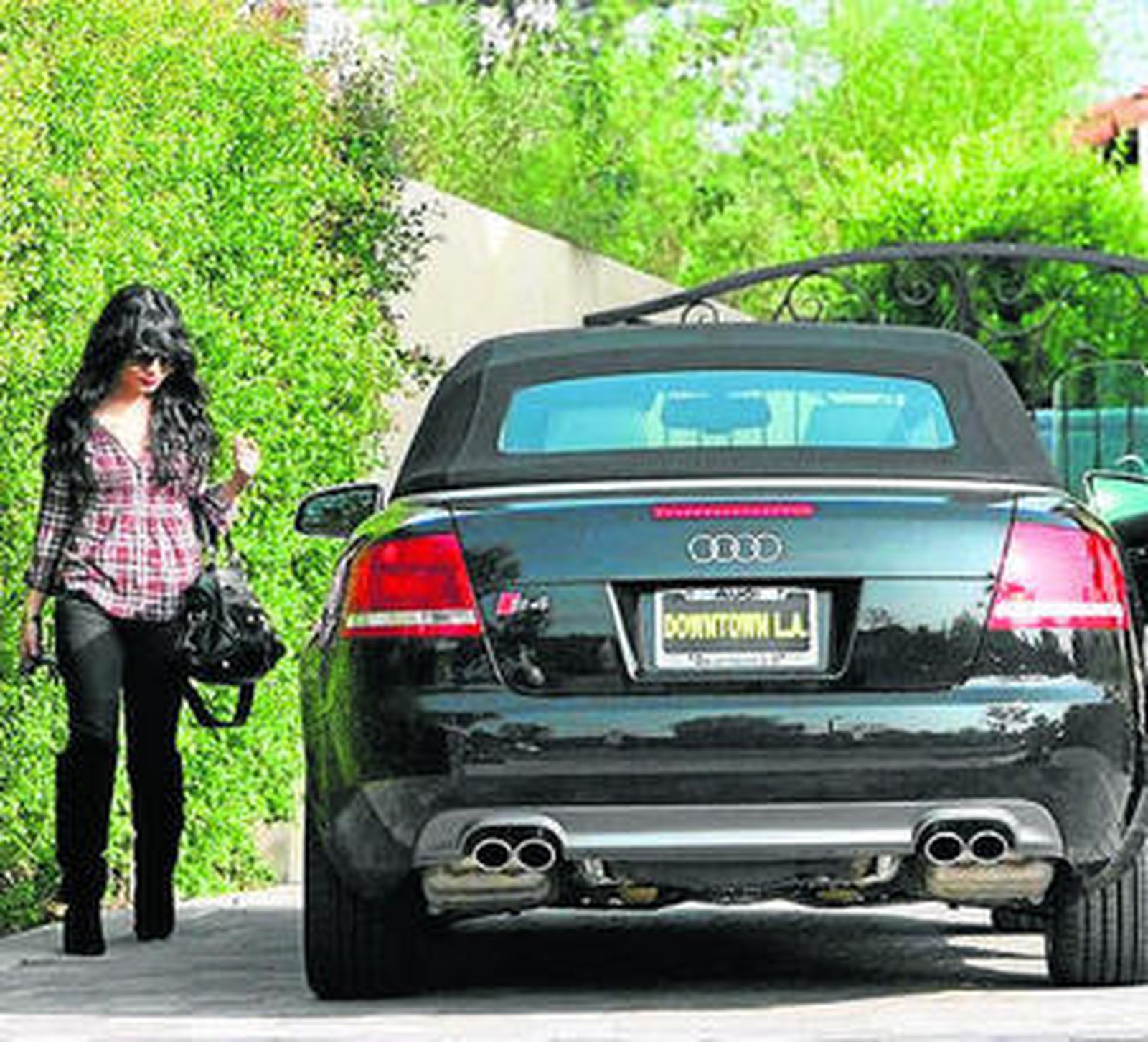 La estrella de 'High School Musical', con su Audi.