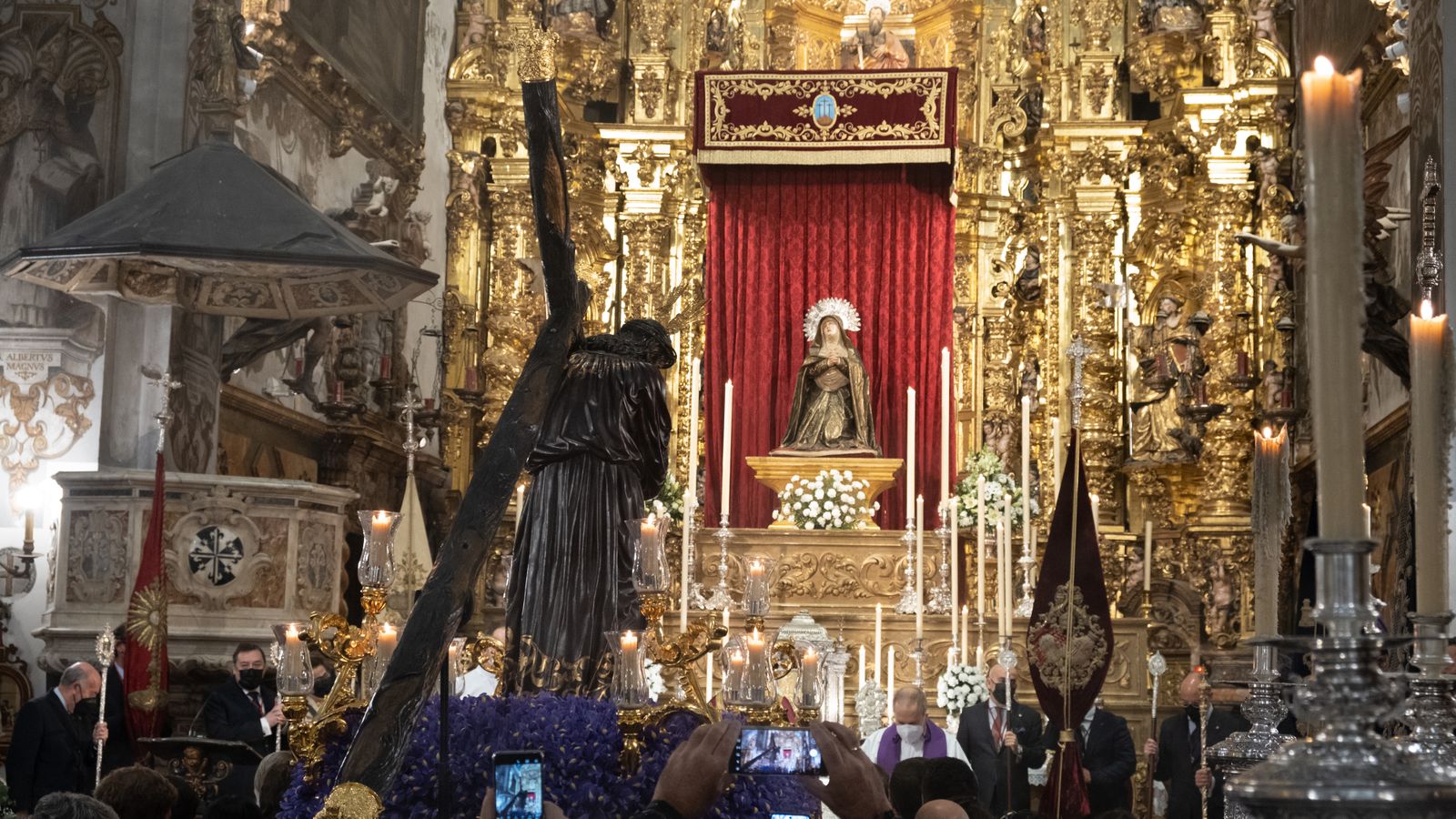 El vía crucis extraordinario de la Candelaria, en imágenes