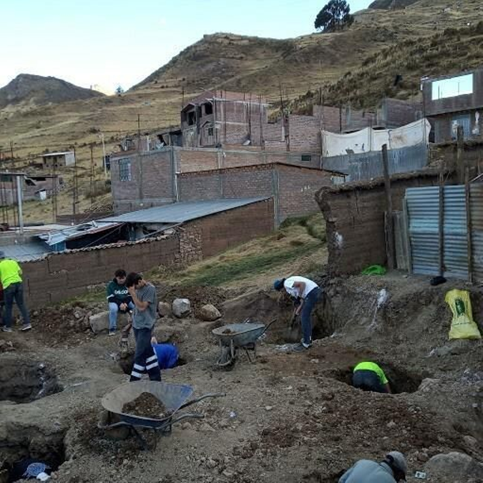 Labores de construcción de la casa