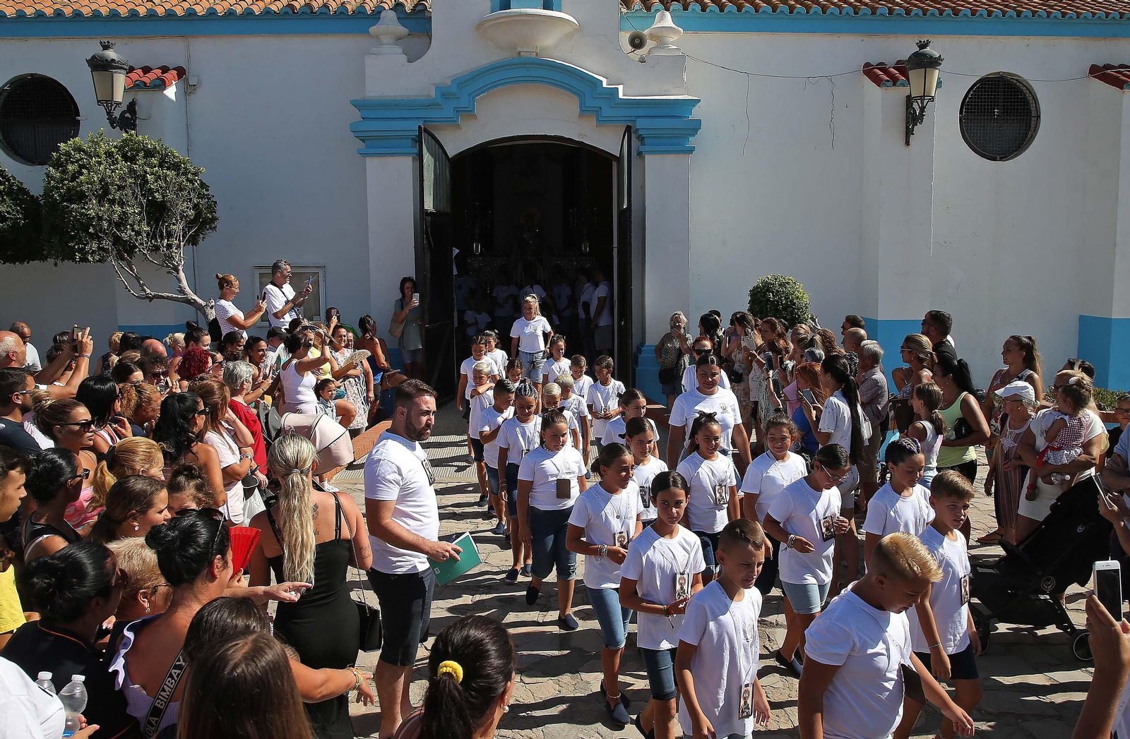 Fotos de la primera procesión infantil de la Virgen del Carmen en La Línea