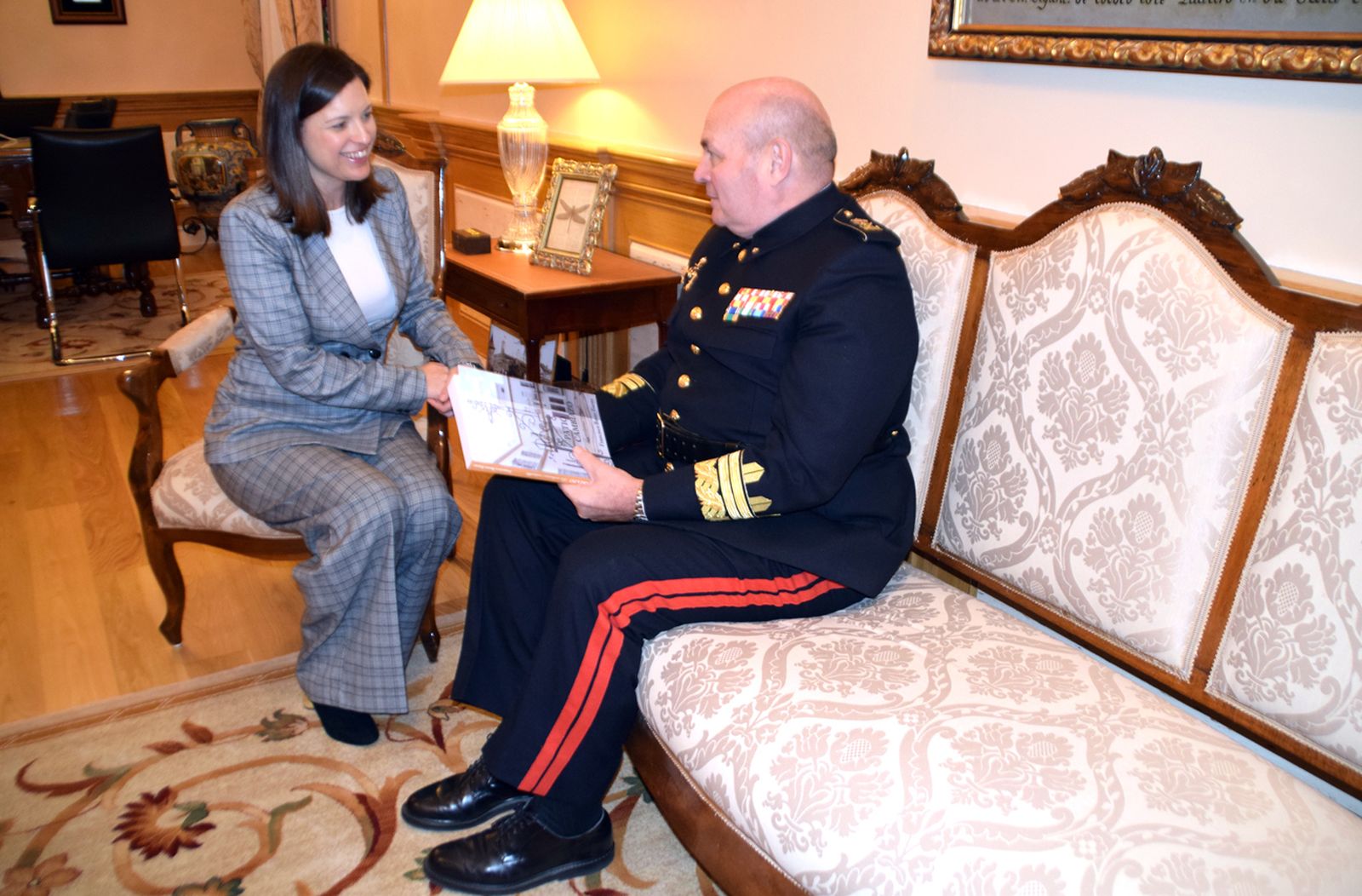 Cavada recibe al general Planells, nuevo Comgeim