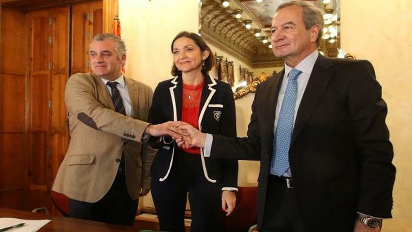 Momento de la firma del Plan de Reindustrialización.