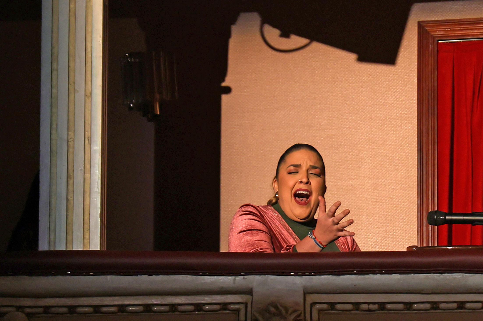 Pepelu Bonaño pregona a San Sebastián en el Gran Teatro de Huelva, en imágenes
