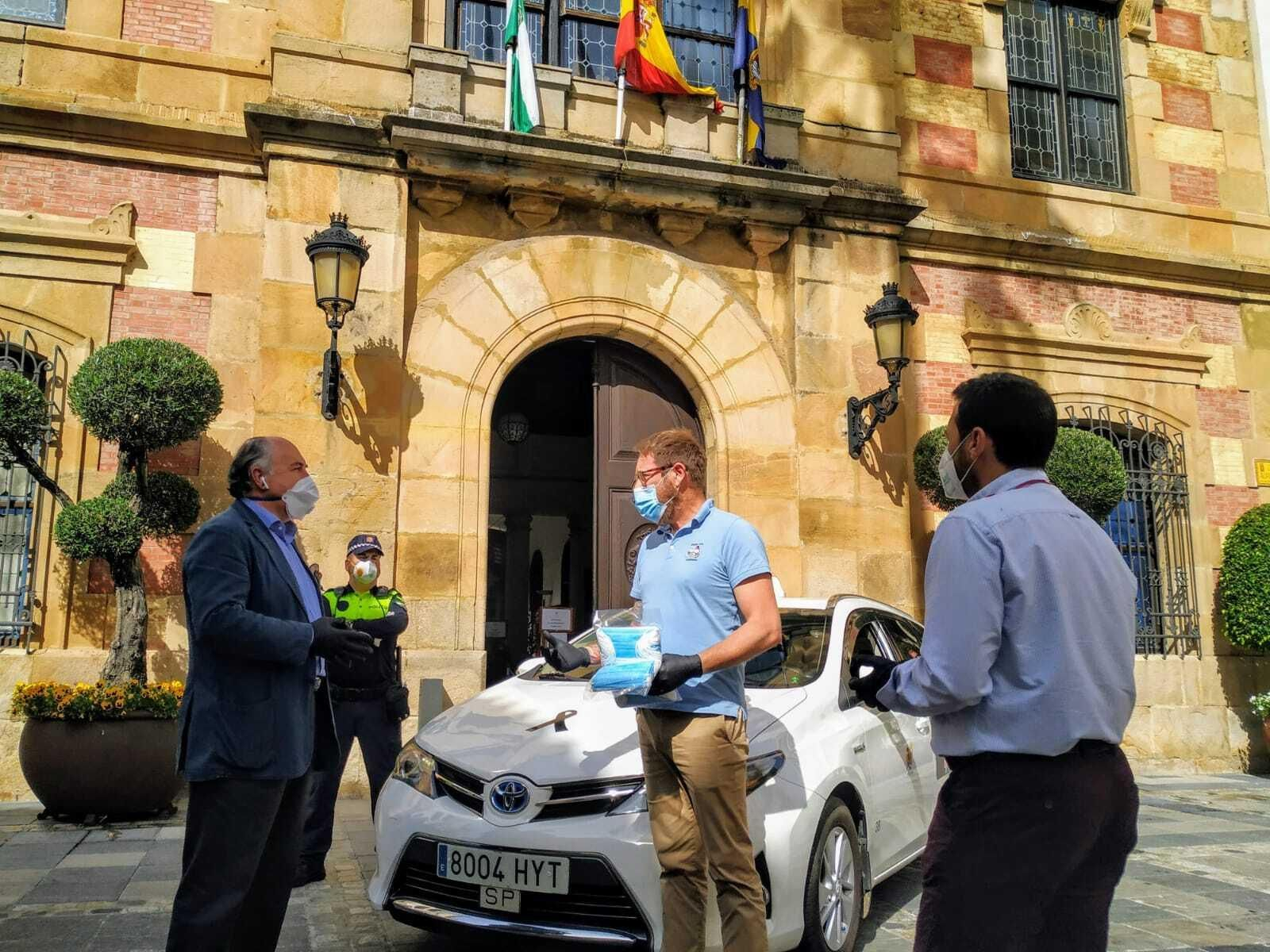 Landaluce, Castro y Ros, junto al Ayuntamiento de Algeciras.
