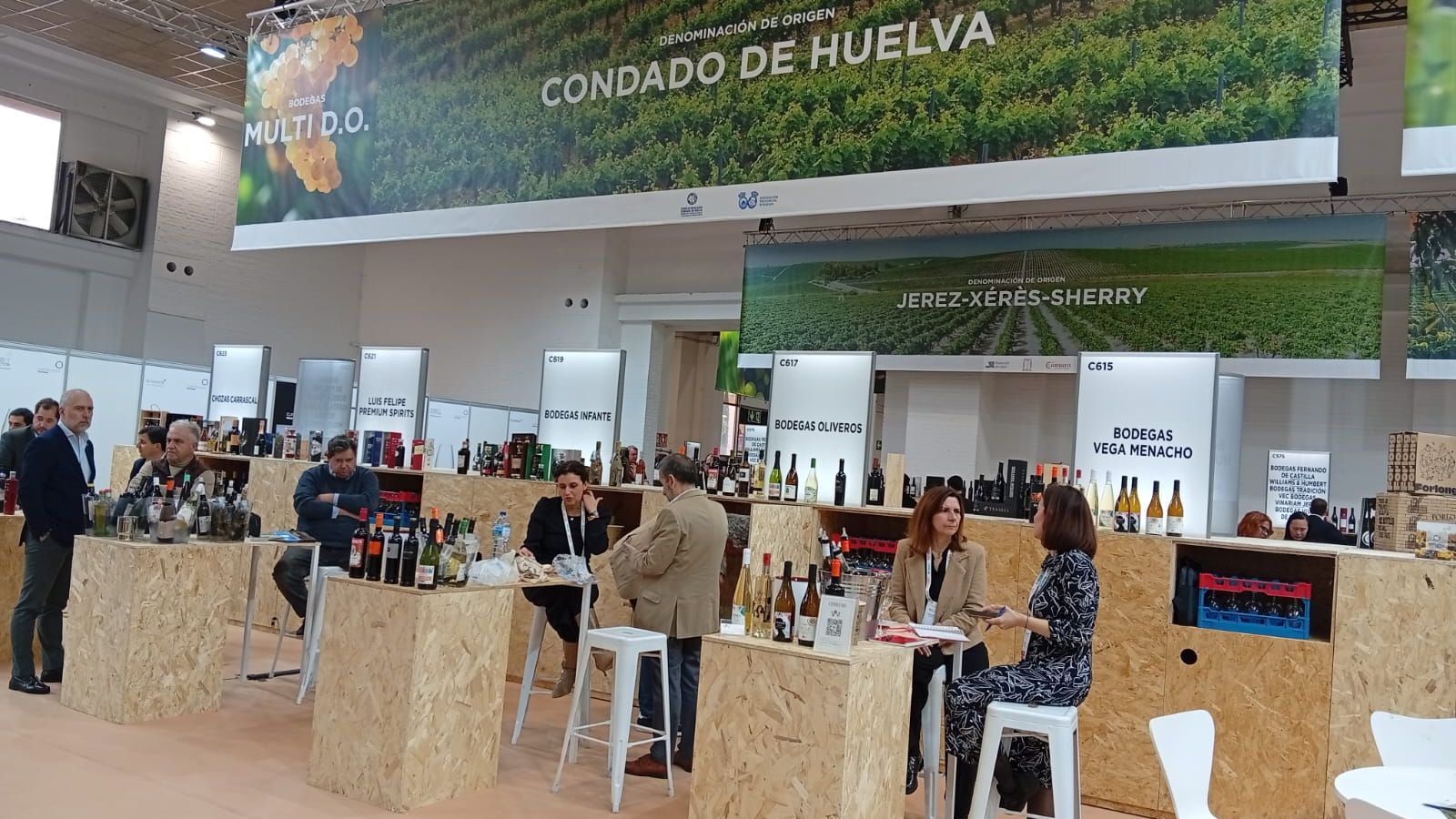 Stand del Condado de Huelva en el Barcelona Wine Week.