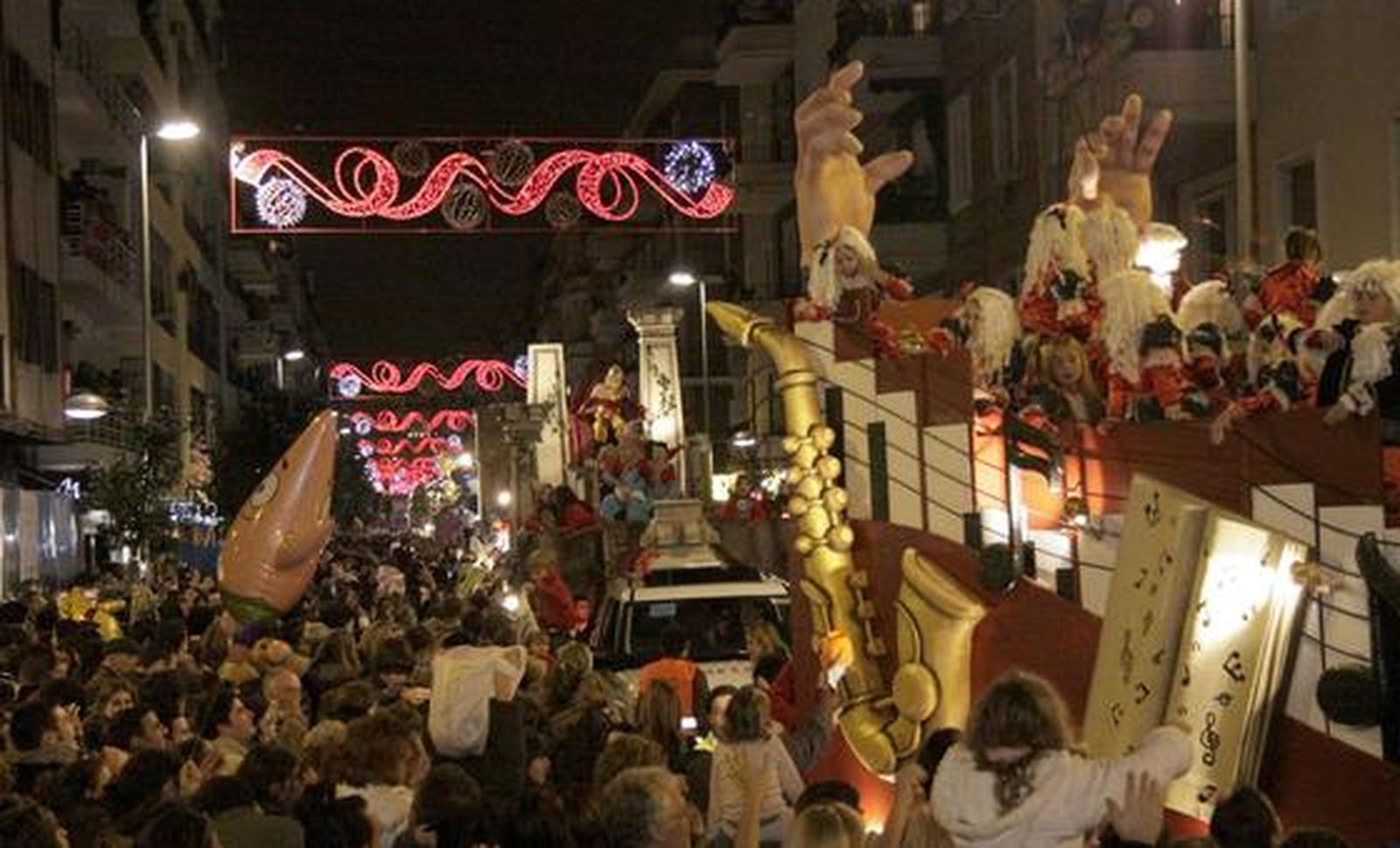 Cabalgata de los Reyes Magos por la calle Asunción. / Belén Vargas