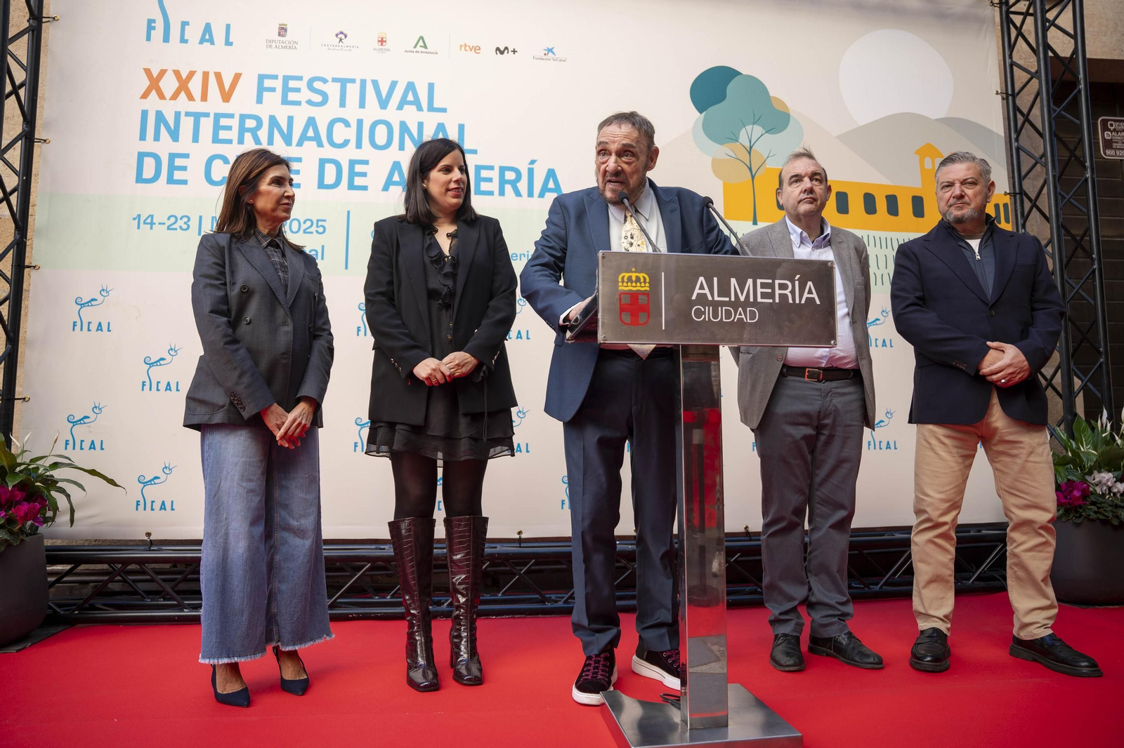 La estrella a JOHN RHYS-DAVIES luce en el paseo de la fama de Almería