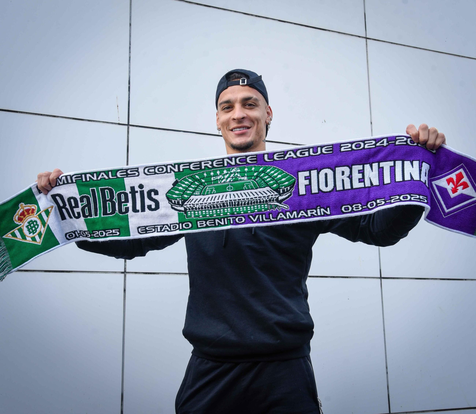 Imágenes de la salida del Real Betis hacia Florencia