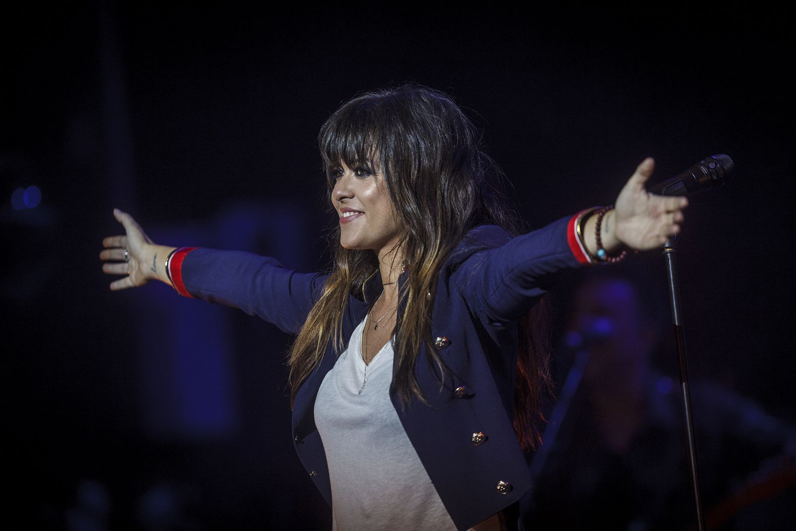 Vanesa Martín, durante un momento de su actuación inaugural en el Falla.