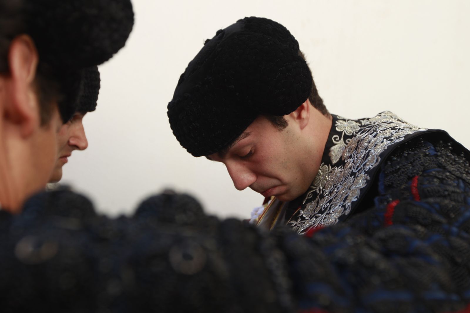 Imágenes del 'ambiente' en la corrida de toros de la Feria de Almería, con los diestros Morante de la Puebla, El Juli y Tomás Rufo