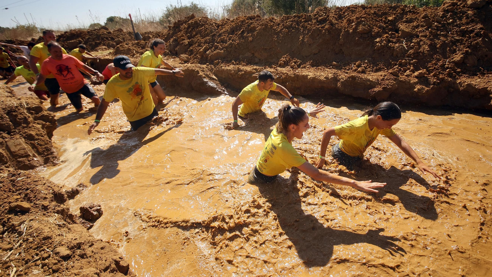 Búscate en la VII Carrera del Barro en La Barca