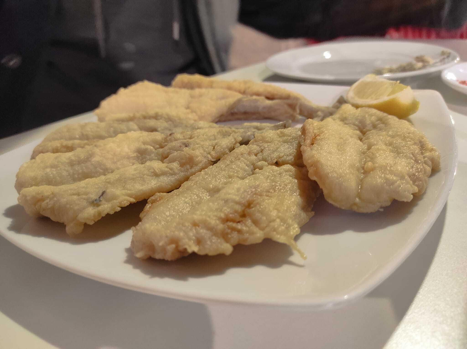 El pescaíto frito de la Taberna Los Faroles es muy valorado por jiennenses y visitantes.