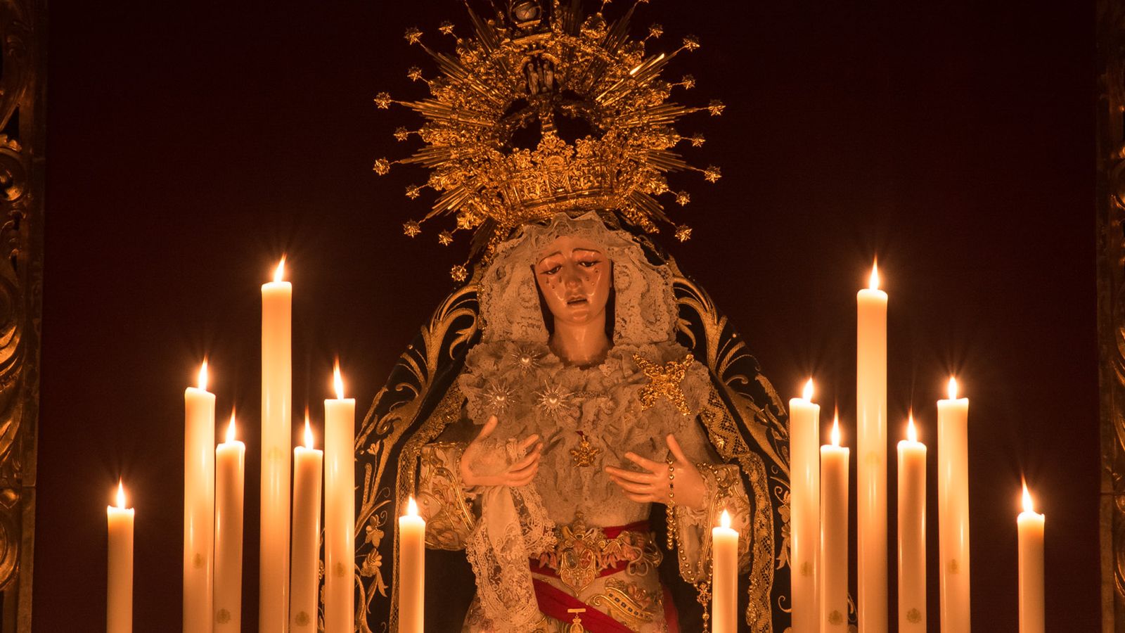 La Estrella ilumina San Jacinto durante sus solemnes cultos