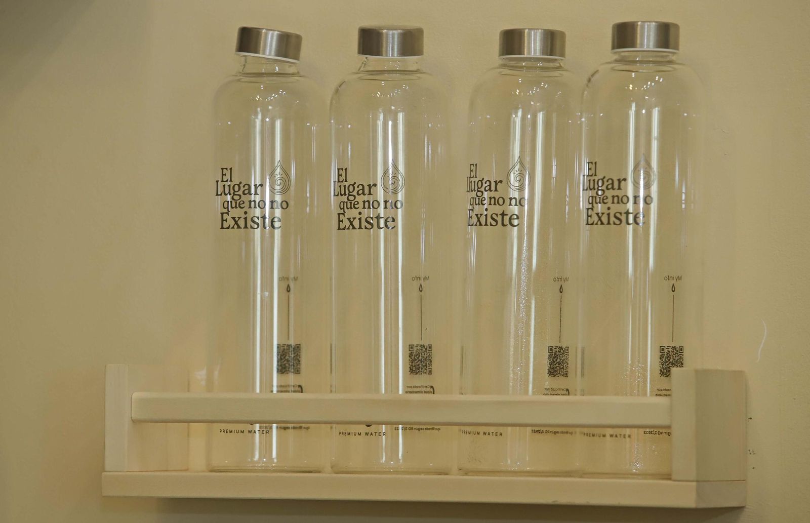 Mariana Cardoso prepara bombones rellenos artesanos en 'El lugar que no existe', en imágenes