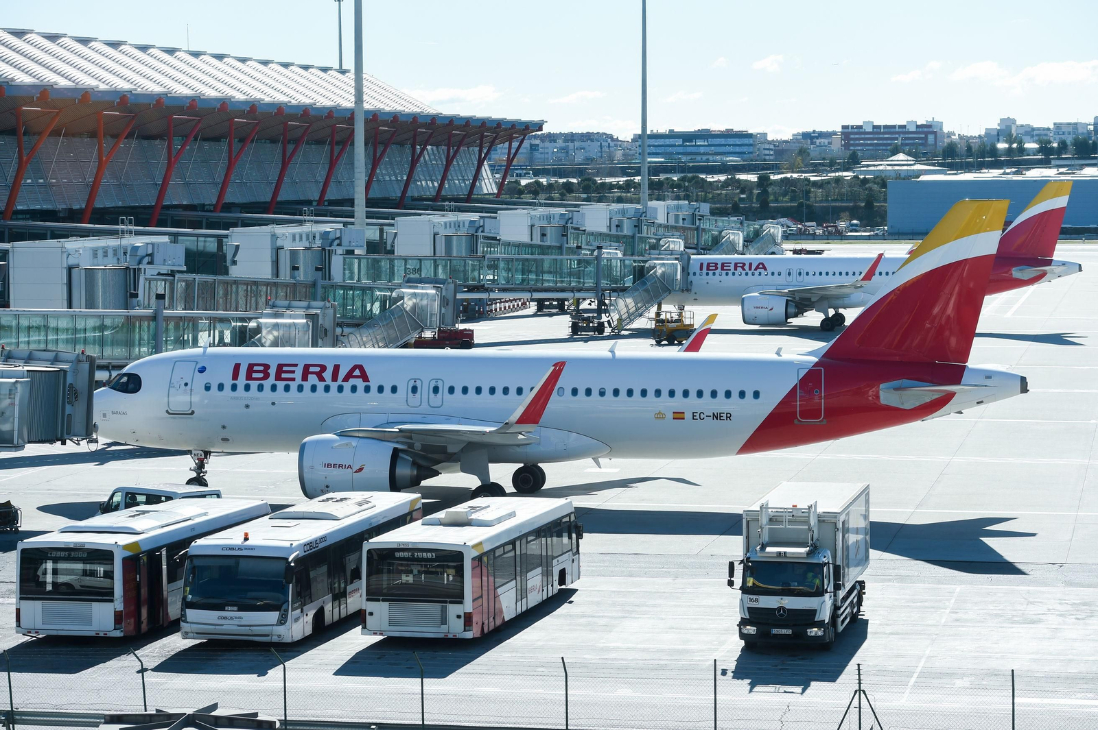 La huelga del 'handling' obliga a Iberia a cancelar 444 vuelos del 5 al 8 de enero