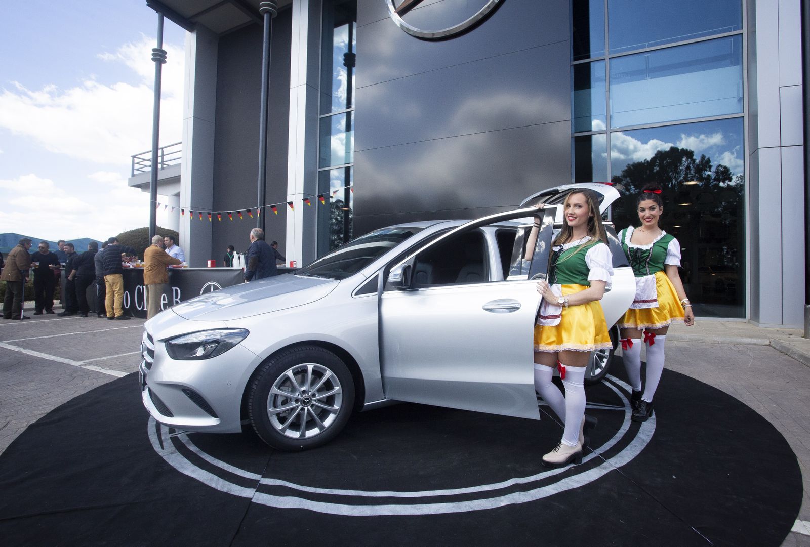 Vea las imágenes de la presentación del nuevo Mercedes Benz clase B