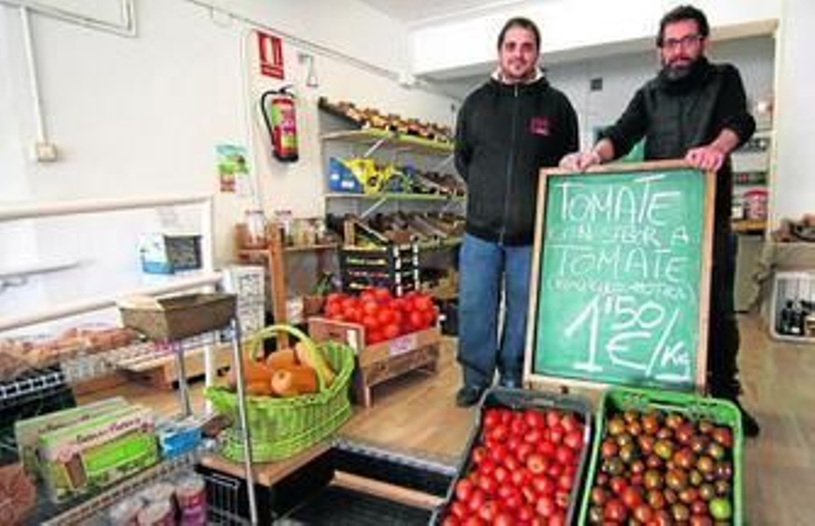 Raquel Díaz en su negocio, Otra belleza otra sal.