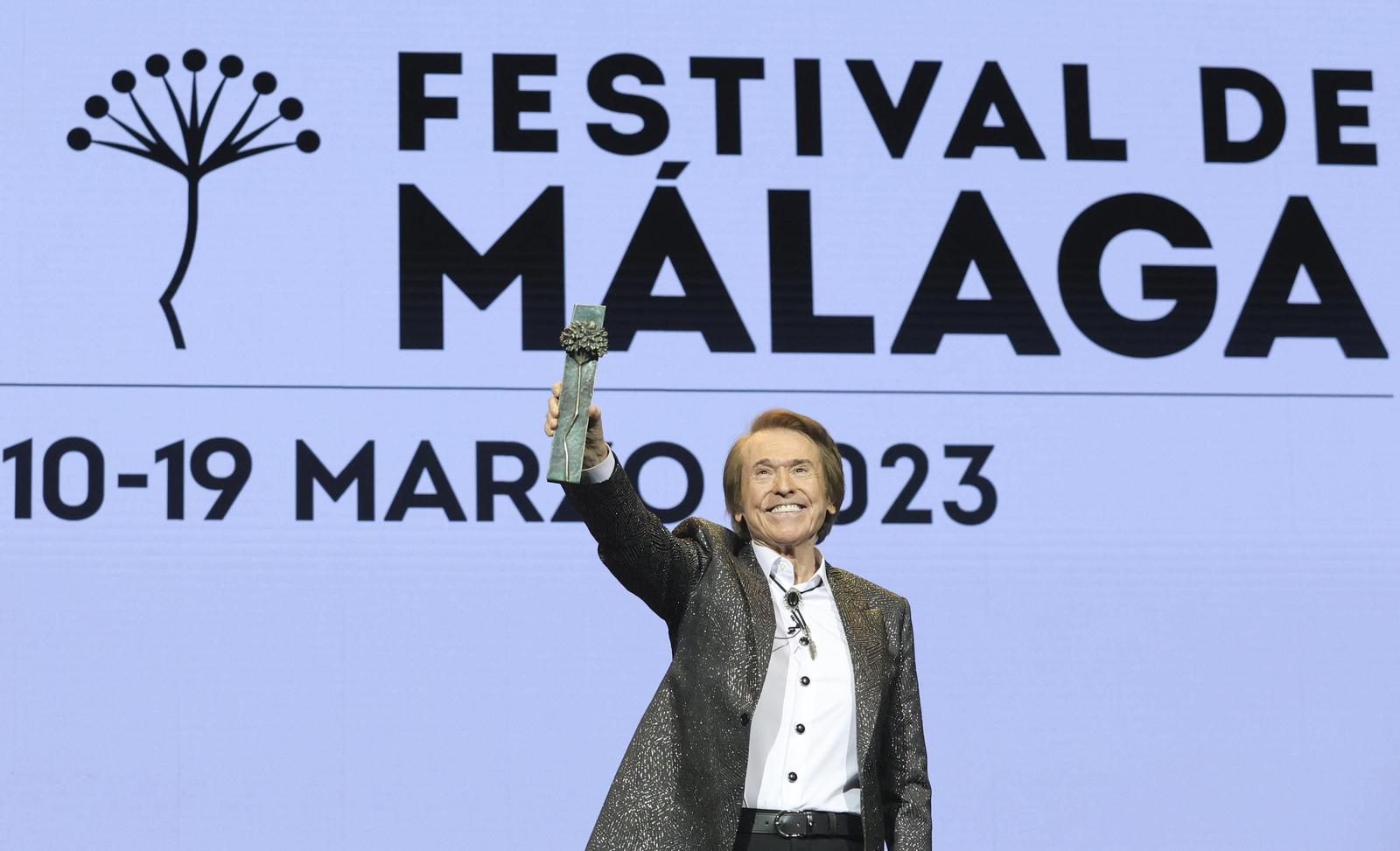 El cantante Raphael fue galardonado en la edición del 2023 del Festival de Málaga El cantante Raphael fue galardonado en la edición del 2023 del Festival de Málaga
