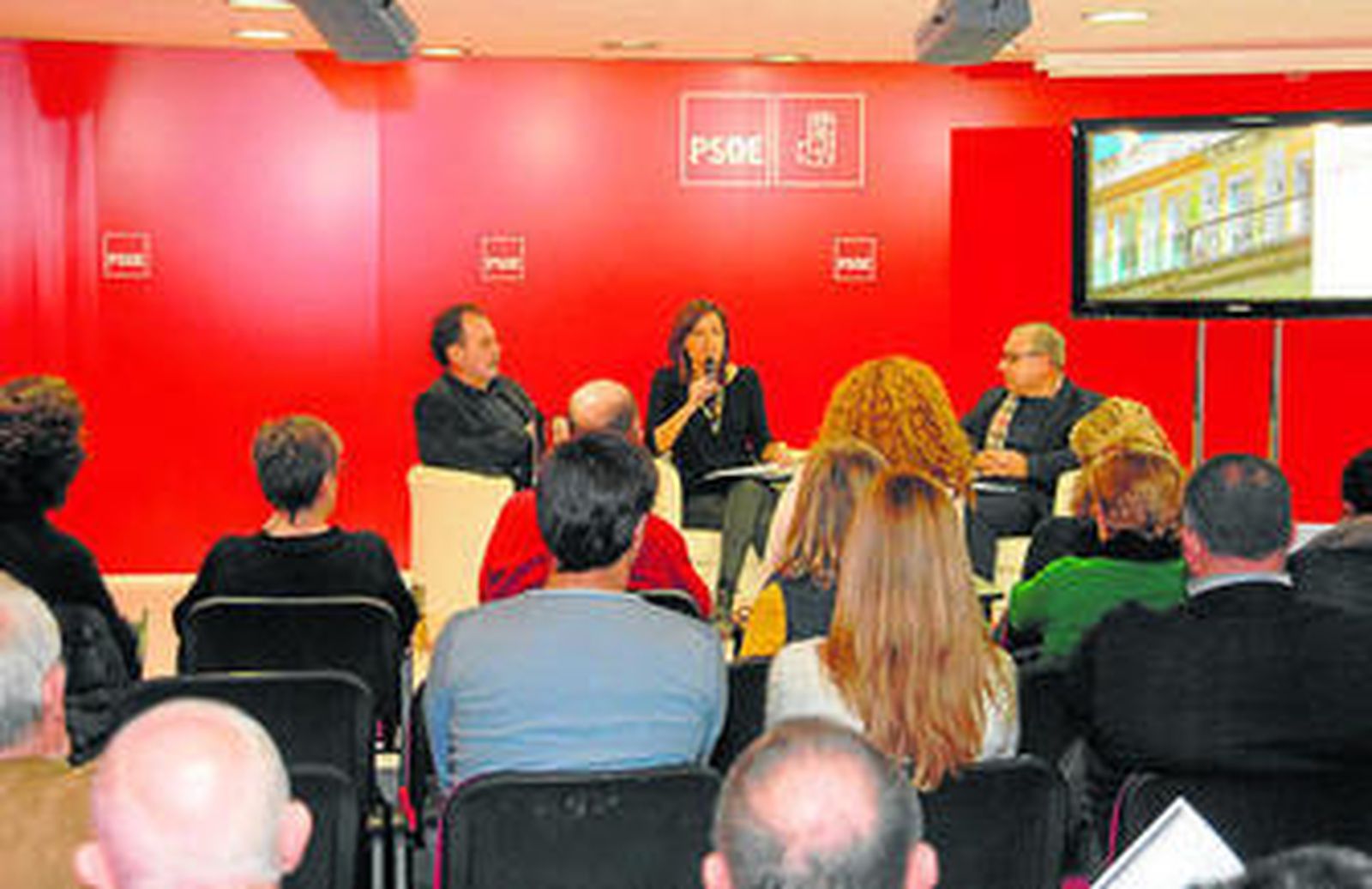 Francisco Márquez, Patricia Cavada y Juan Torrejón, ayer en el PSOE.