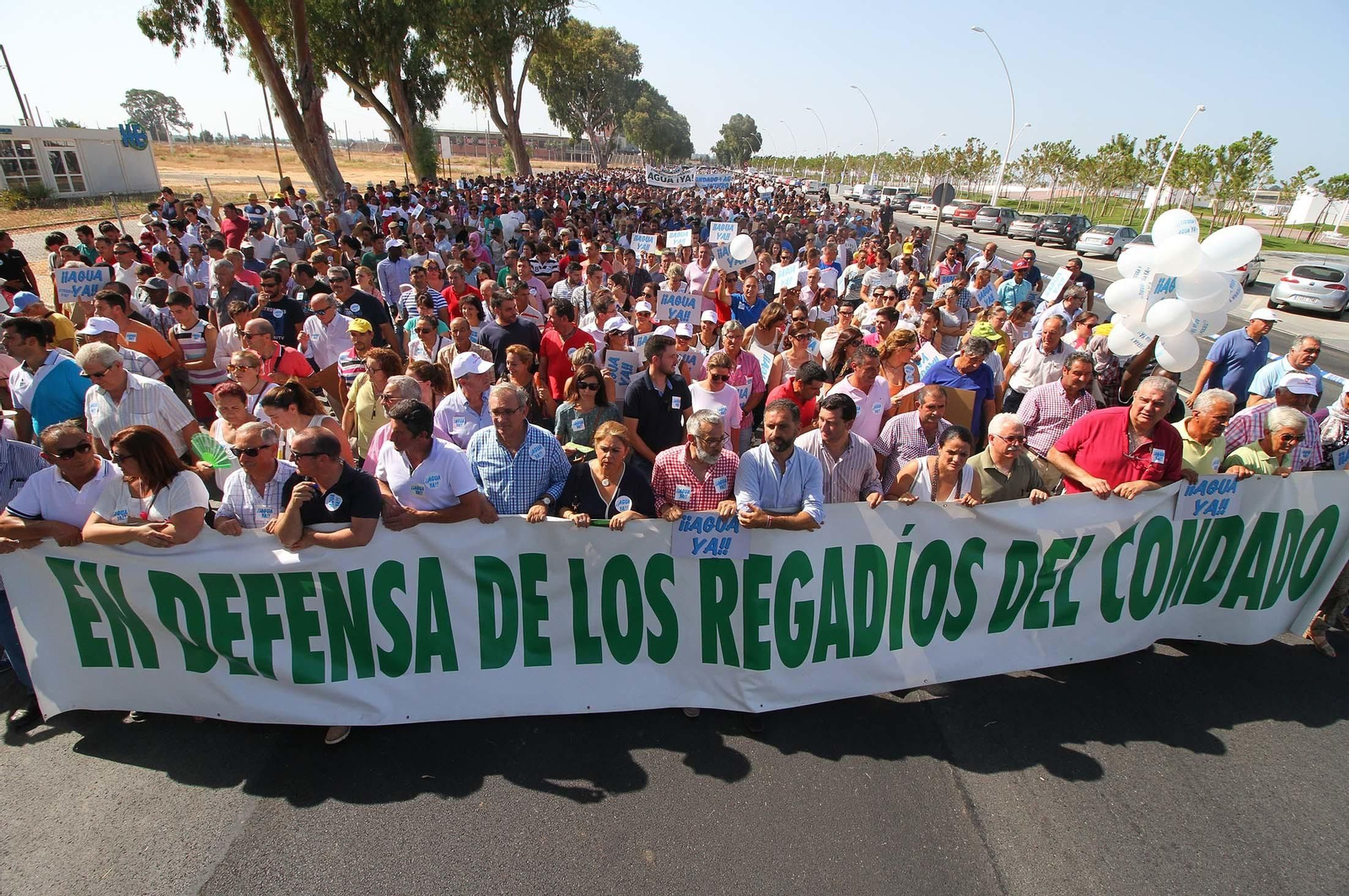 Imágenes de la manifestación para pedir agua y tierra para los regadíos del Condado.