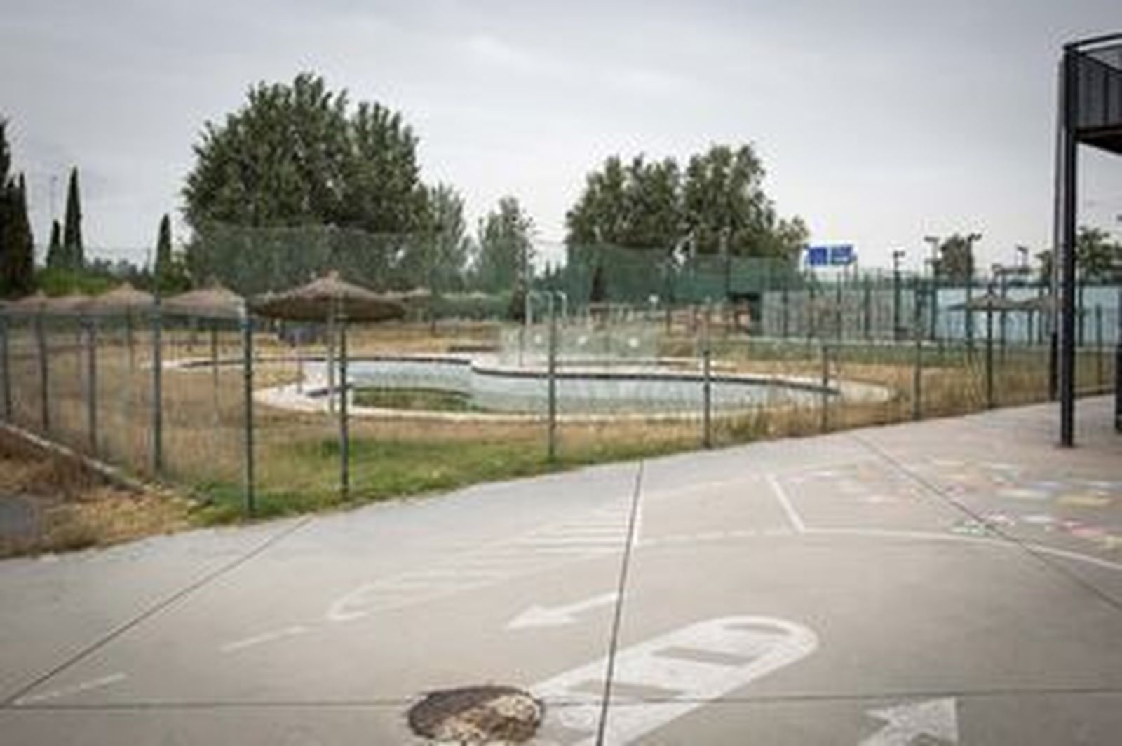 UP pide que el Ayuntamiento reabra la piscina del 'Centro We' como espacio público