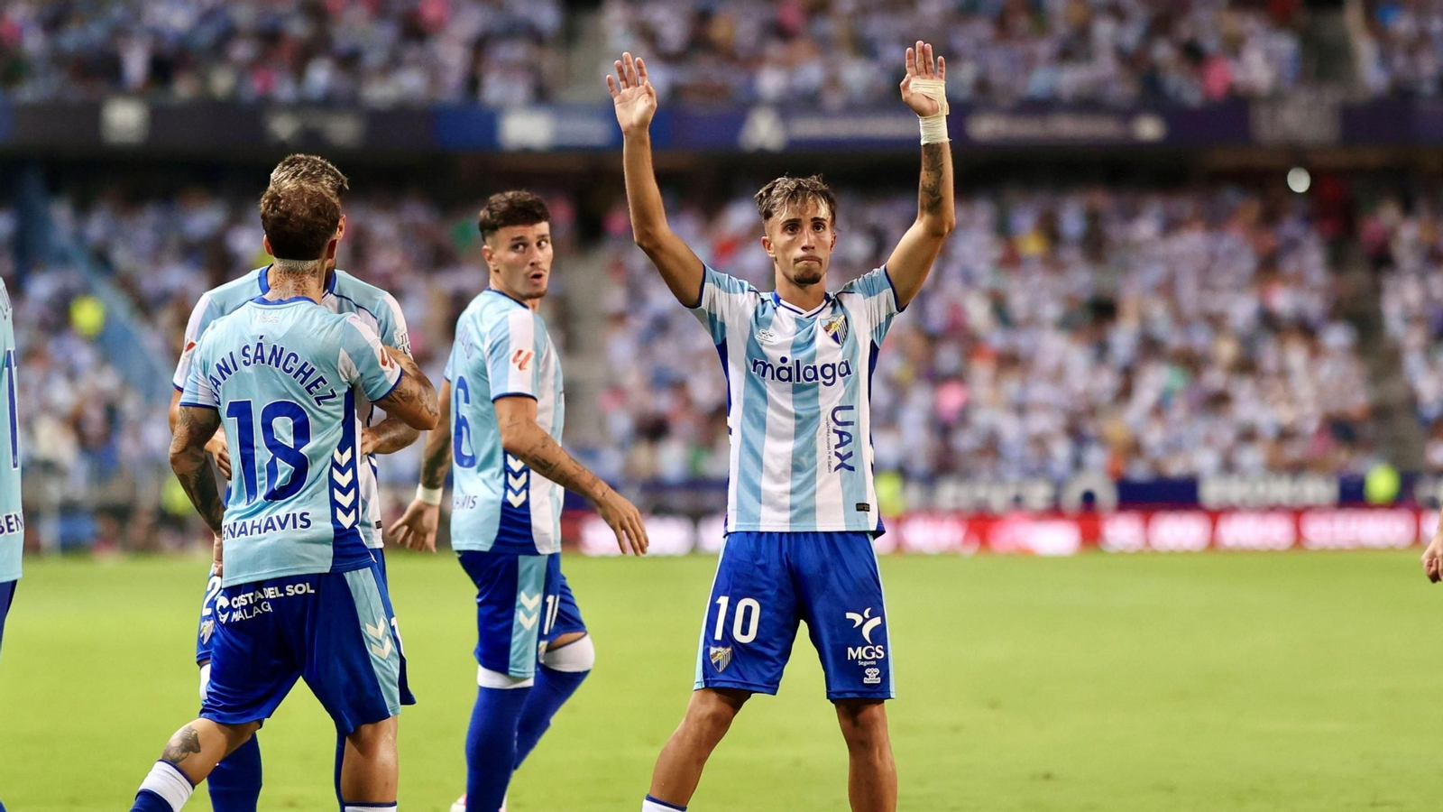 David Larrubia celebra uno de sus goles en el Trofeo Costa del Sol.