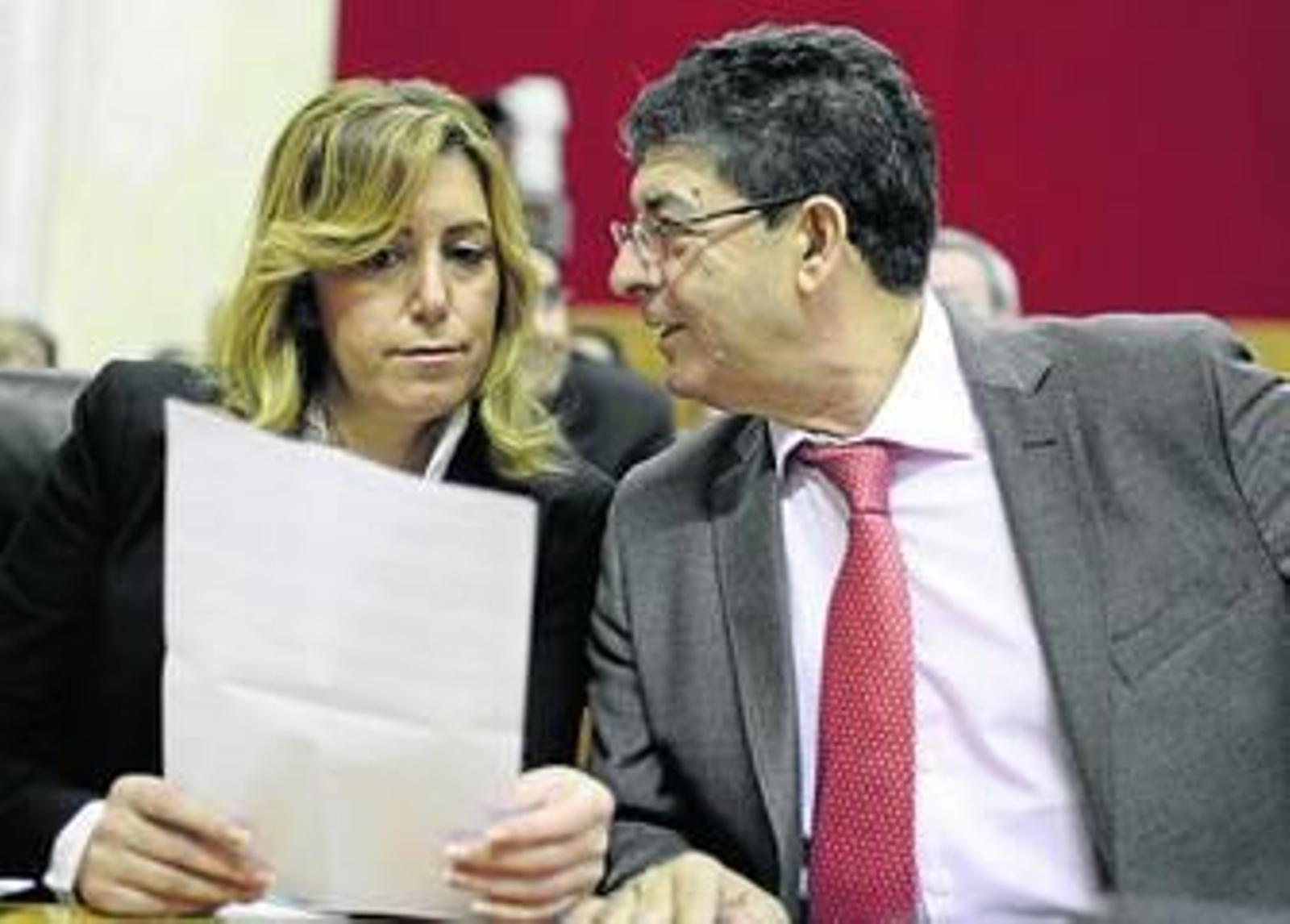 Susana Díaz y Diego Valderas, ayer en el Parlamento andaluz en el inicio del debate.