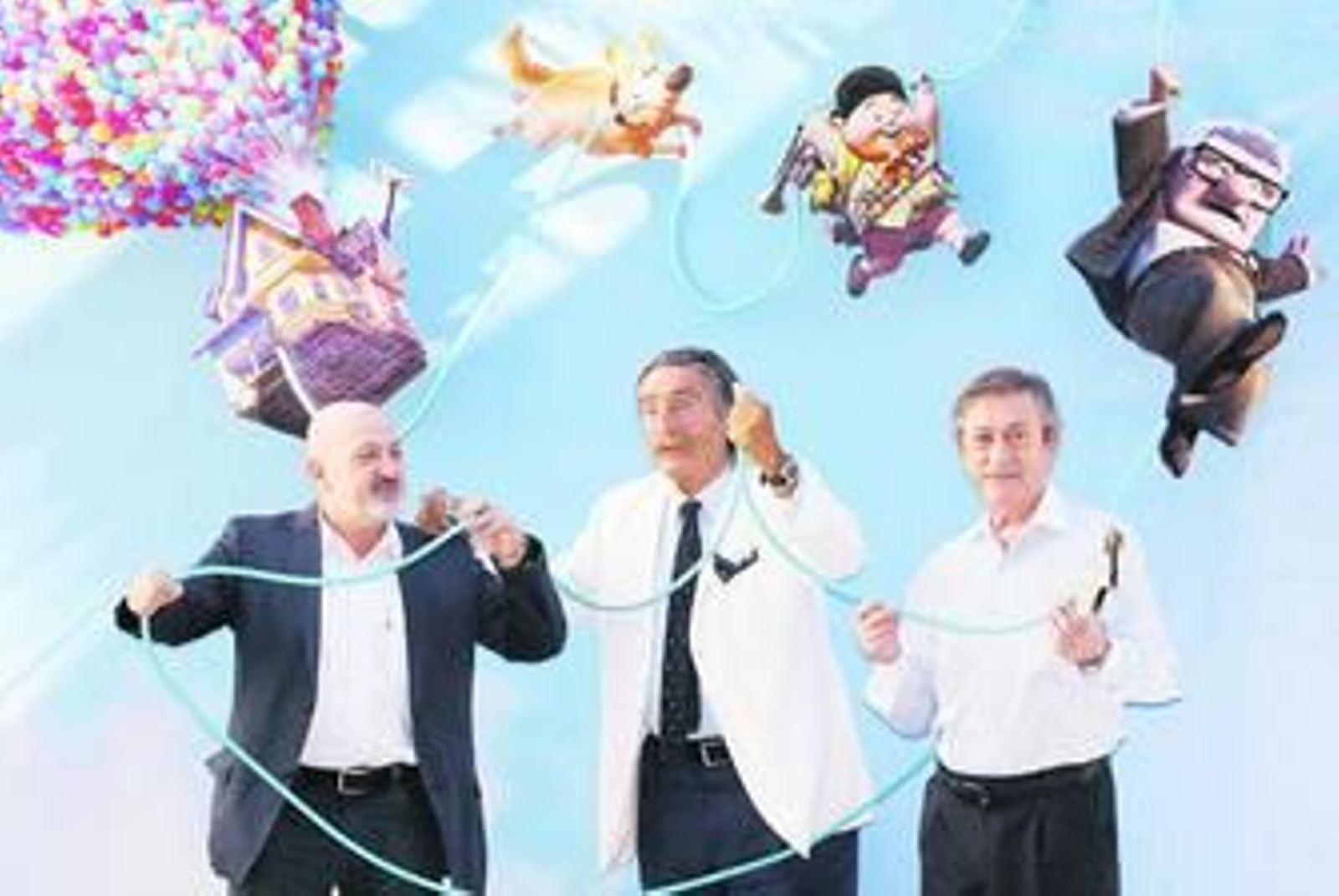 Sebastián Álvaro, Miguel de la Quadra Salcedo y Luis Varela, durante la presentación de 'Up', la película en animación 3D de Disney Pixar.