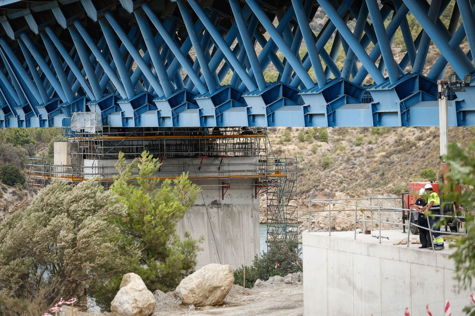 Imagen de las obras que el Gobierno de España ha ejecutado este pasado año en el Viaducto de Rules de la A-44