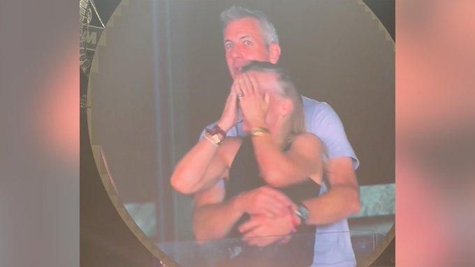 La inesperada reacción del nuevo responsable de la empresa afectada por la 'kiss cam' de Coldplay