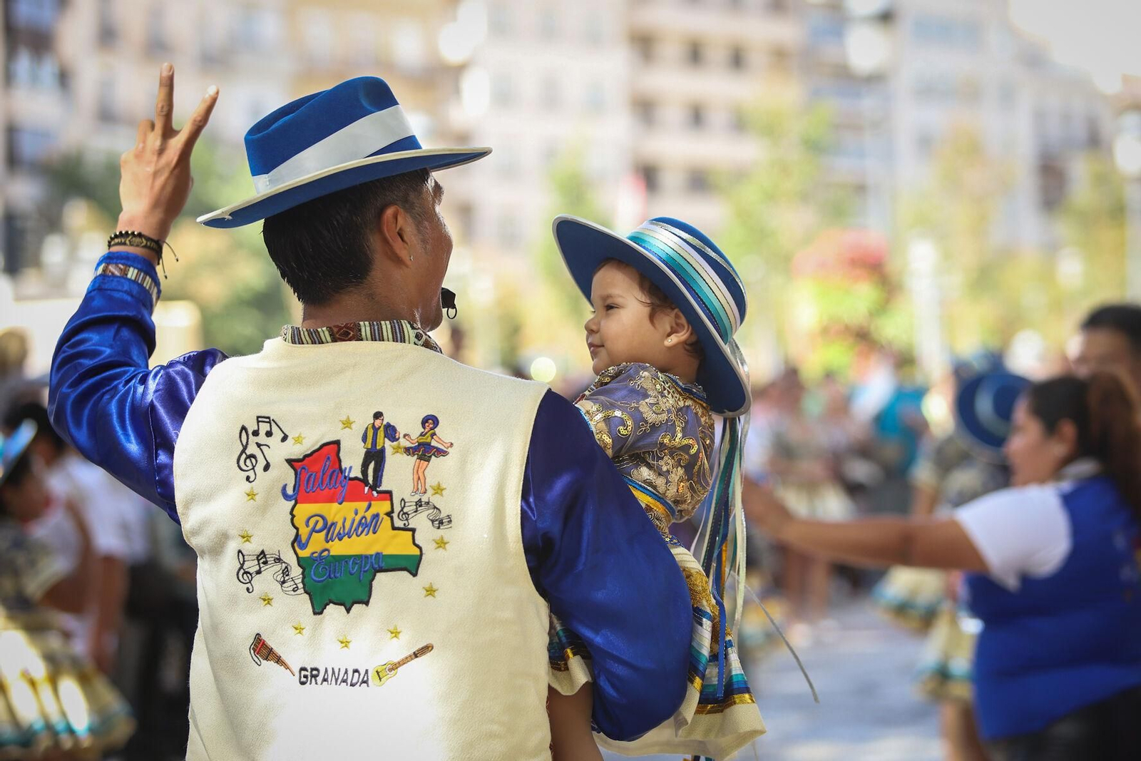 Fotos: así ha sido el desfile por el Día de la Hispanidad en Granada