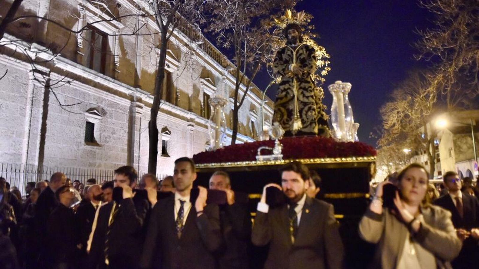 El Señor de la Sentencia durante el vía crucis.