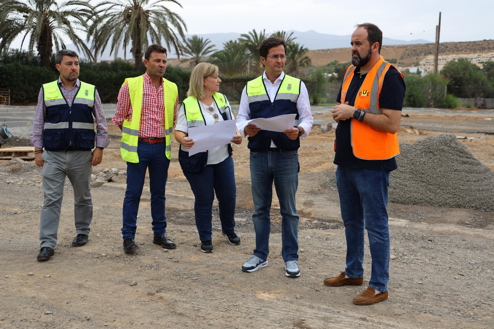 Visita a las obras del aparcamiento en Almerimar.