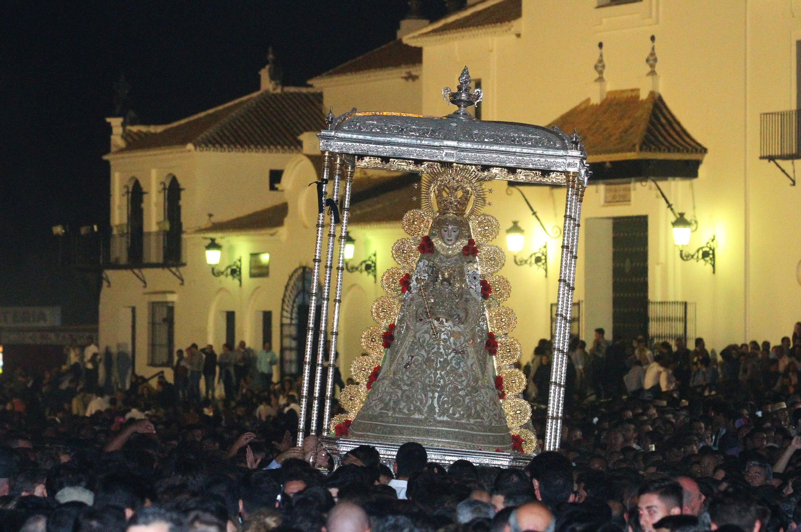 Salto a la reja de los almonteños.