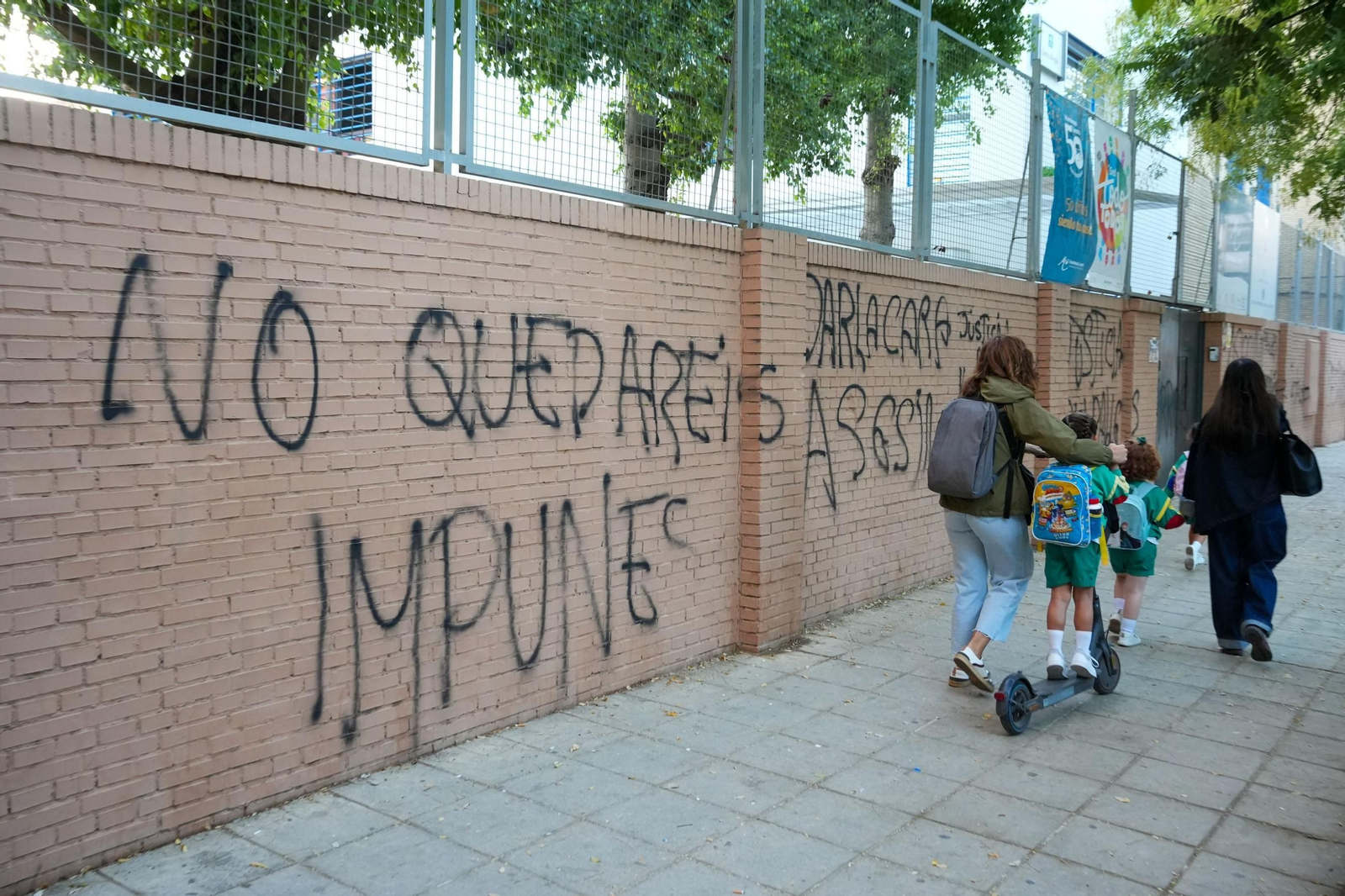 Pintadas amenazantes en el colegio Irlandesas Loreto.