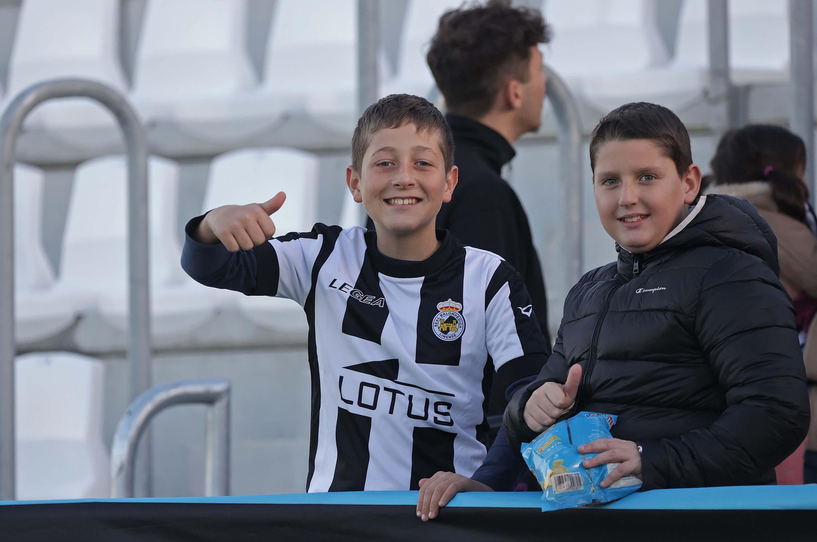 Búscate durante el Balona - Antoniano en el Ciudad de La Línea