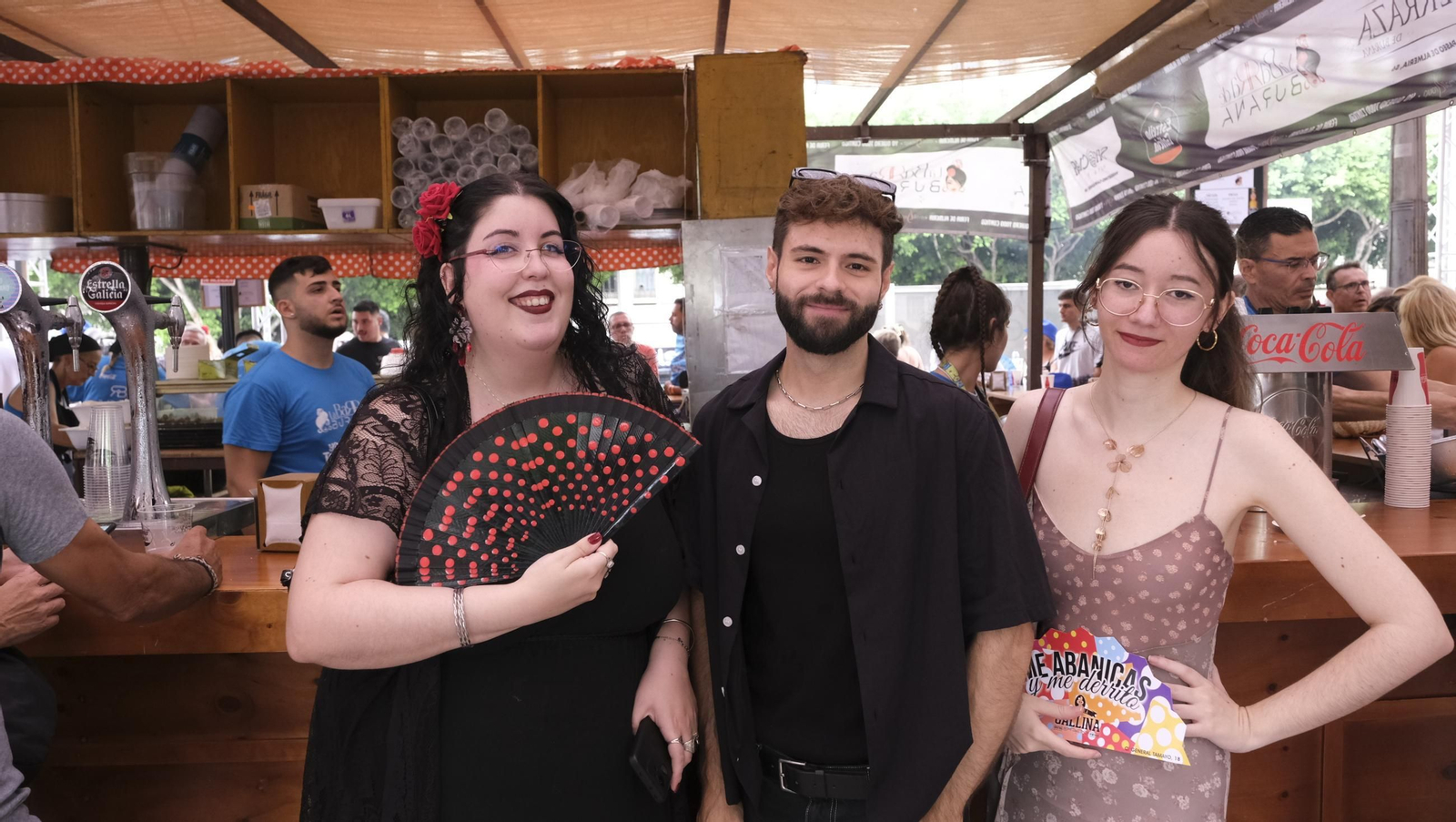 Los almerienses disfrutan del lunes en la Feria del Mediodía