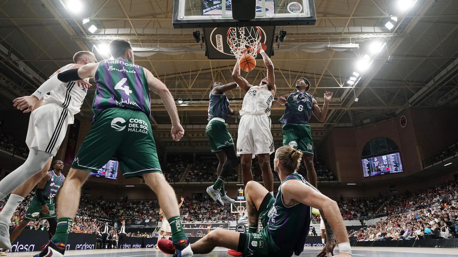 El Real Madrid - Unicaja, final de la Supercopa, en fotos