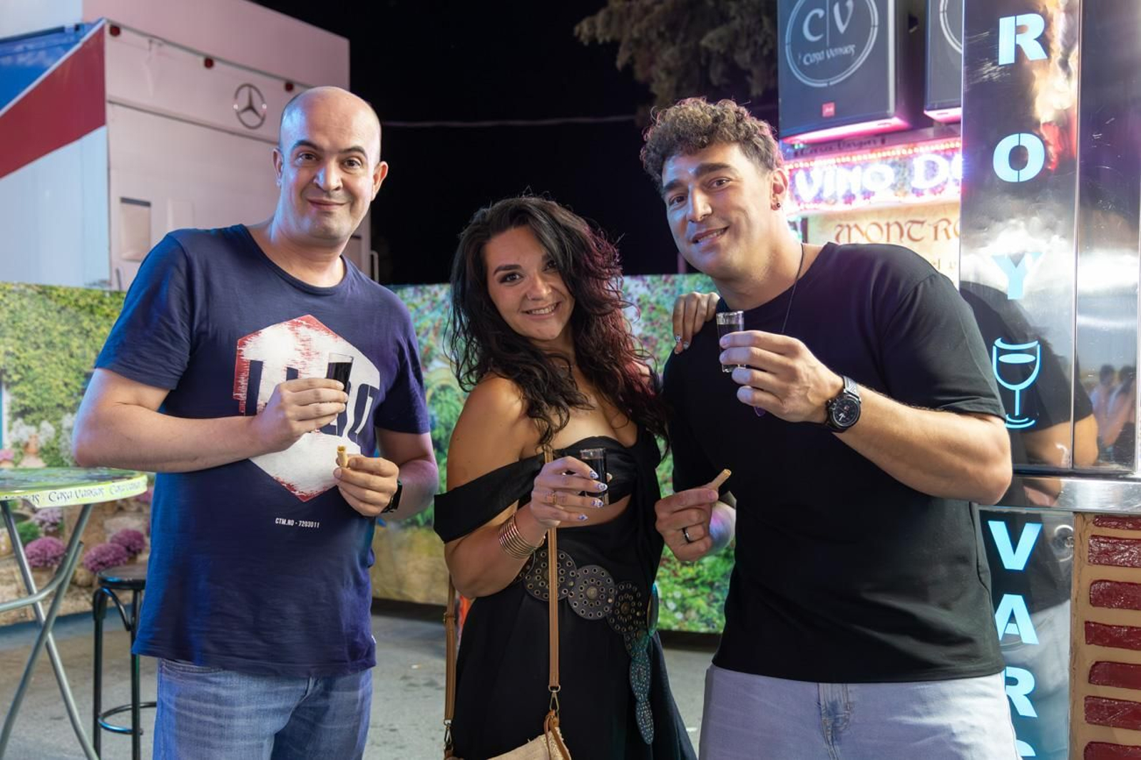 Pasacalles inaugural, fuegos artificiales e iluminación de la portada de feria y del recinto ferial de la Feria de San Bartolomé en Martos