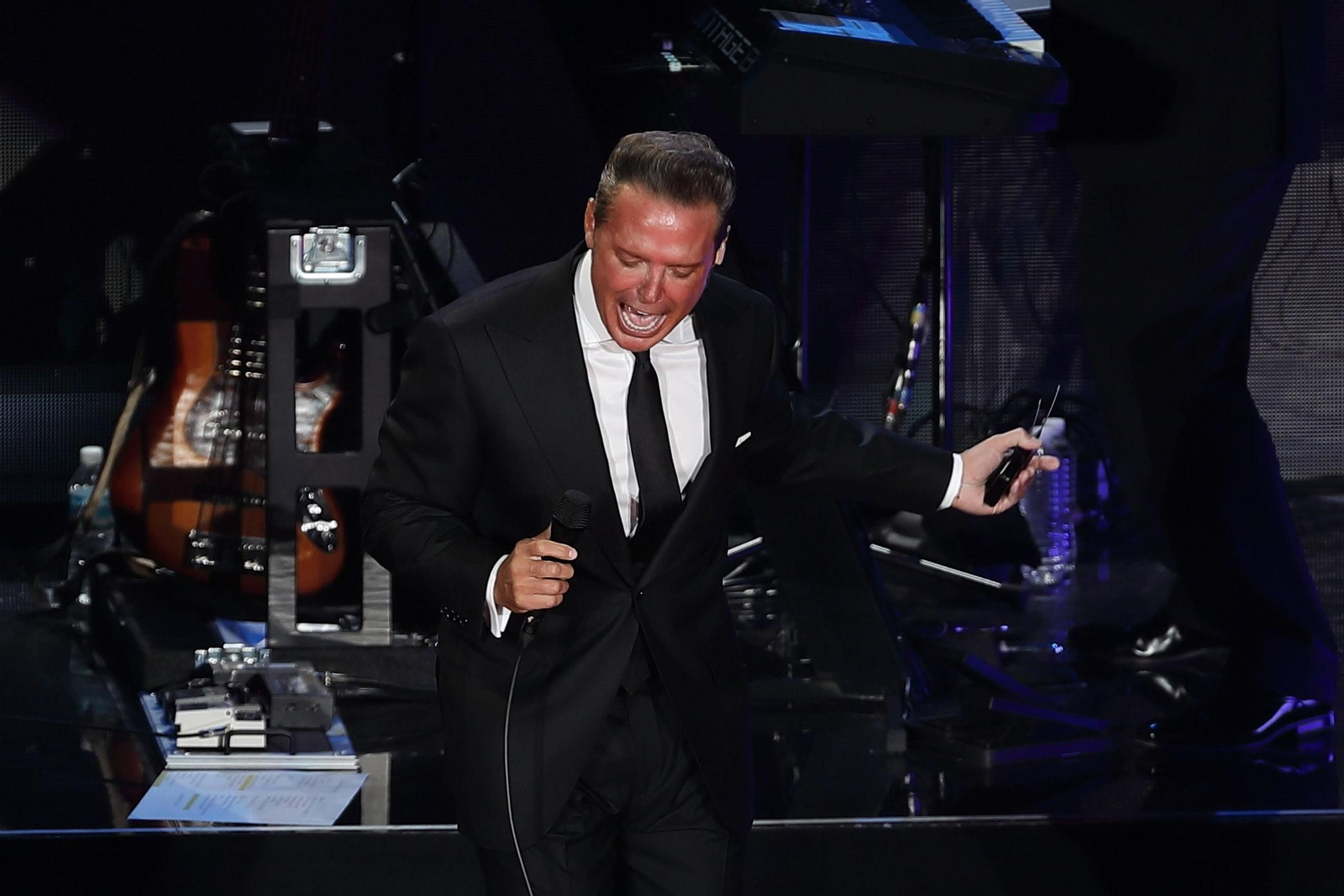 Luis Miguel, en una actuación en Ciudad de México el pasado 21 de febrero. Luis Miguel, en una actuación en Ciudad de México el pasado 21 de febrero.