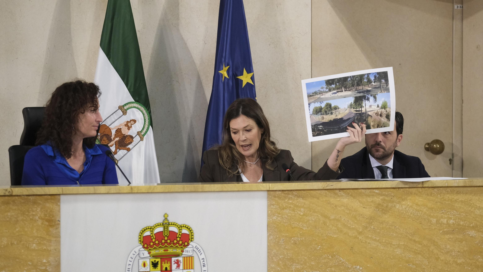 Imágenes del Pleno del Ayuntamiento de Almería sobre el estado de la Ciudad