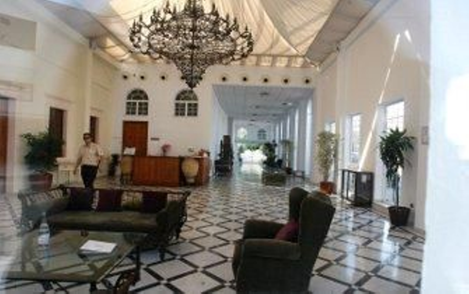El Hotel Palmera cierra definitivamente seis meses después de su reapertura El Hotel Palmera cierra definitivamente seis meses después de su reapertura