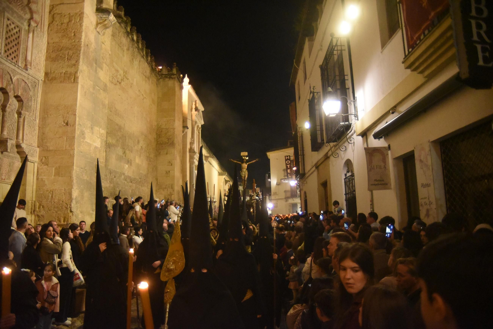 La procesión de la Expiración en este Viernes Santo de Córdoba, en imágenes