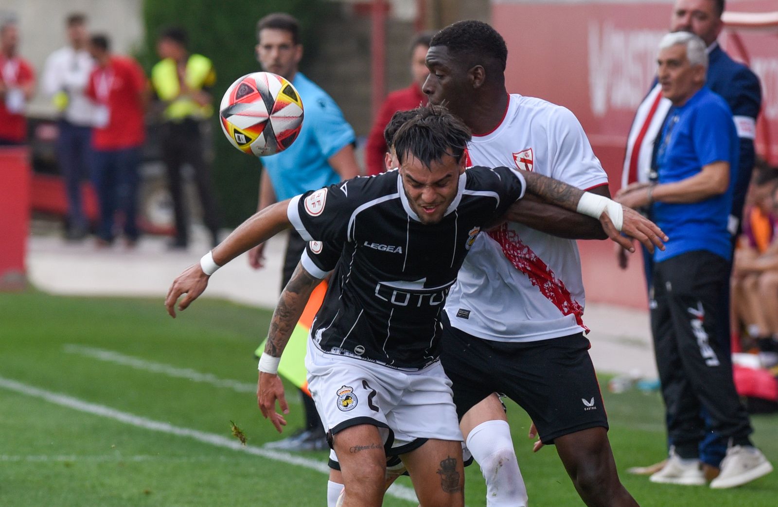 Partido del Sevilla Atlético con la Real Balompédica Linense