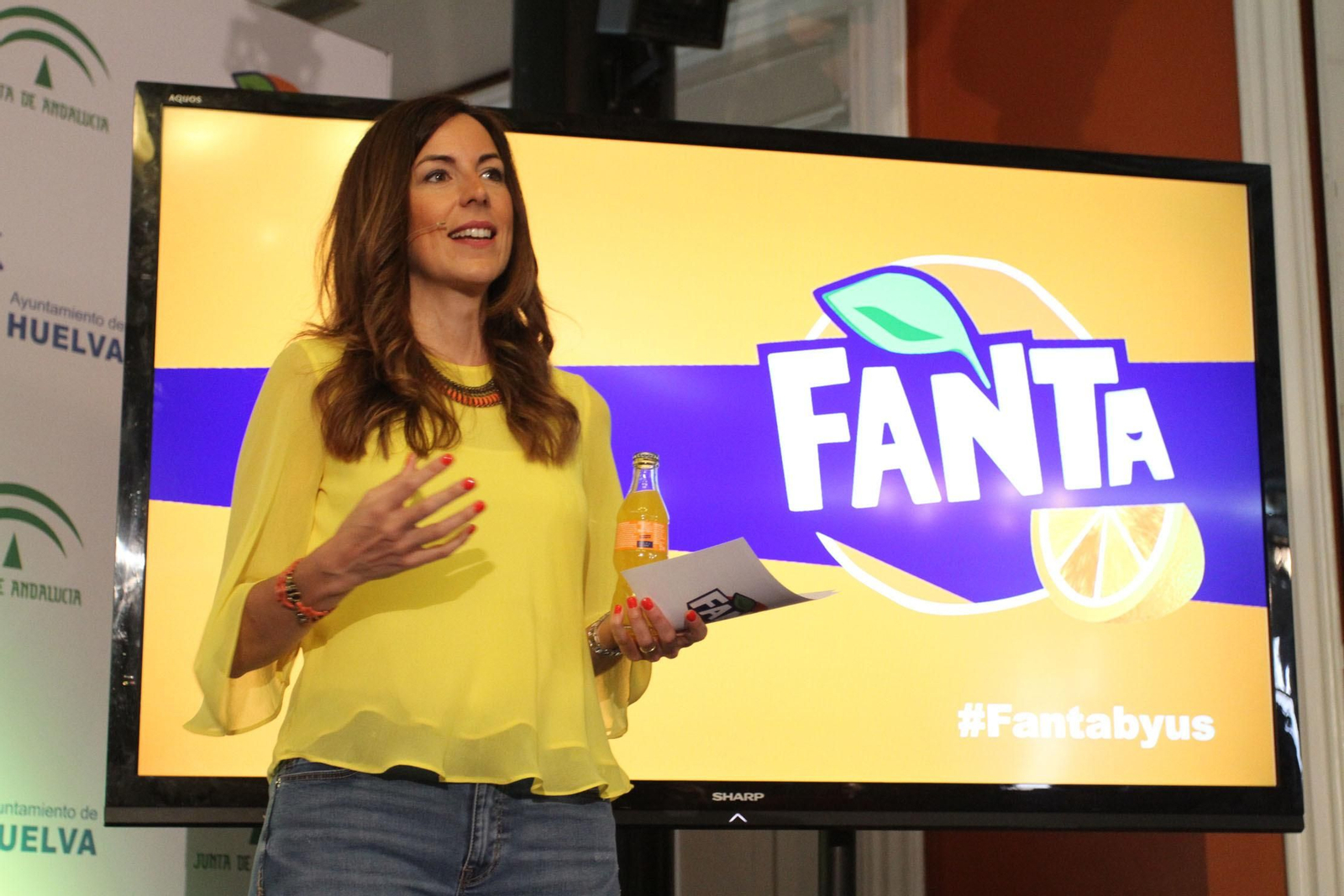 Presentación de la nueva botella de vidrio de Fanta