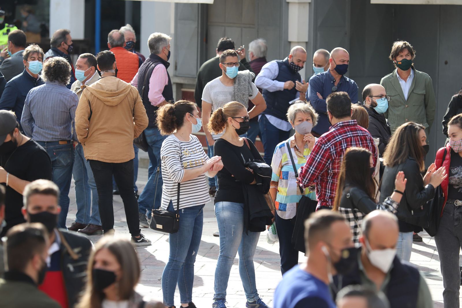 Imágenes de la concentración de los hosteleros de Huelva para reclamar ayudas.