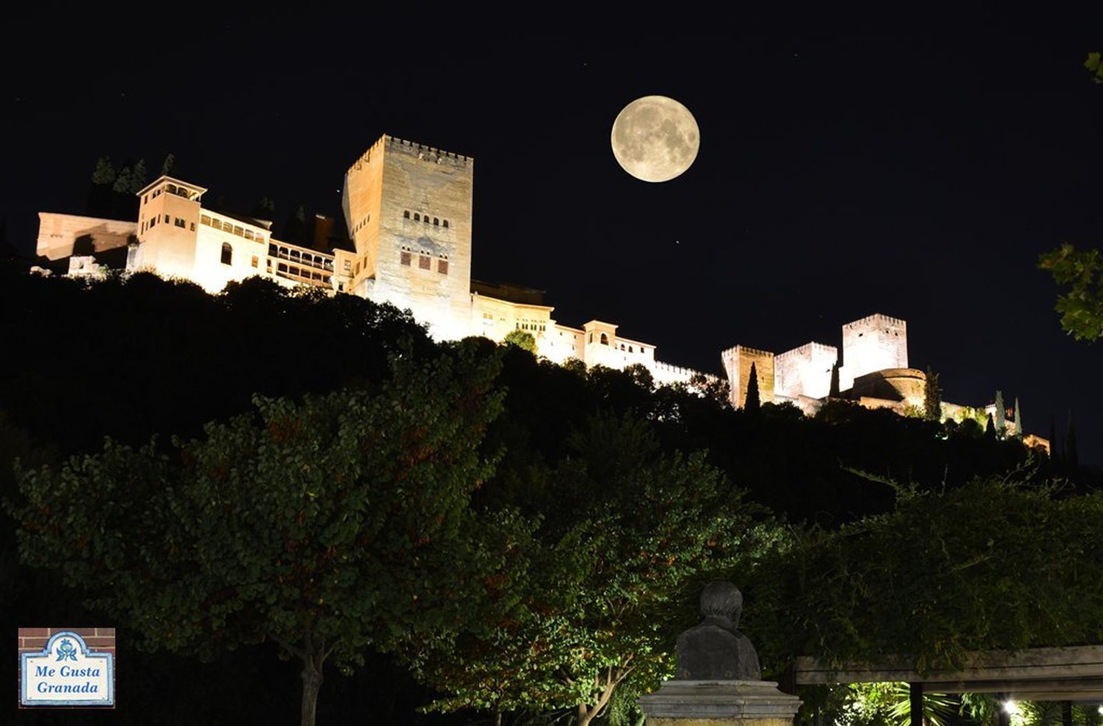 La Superluna en Granada