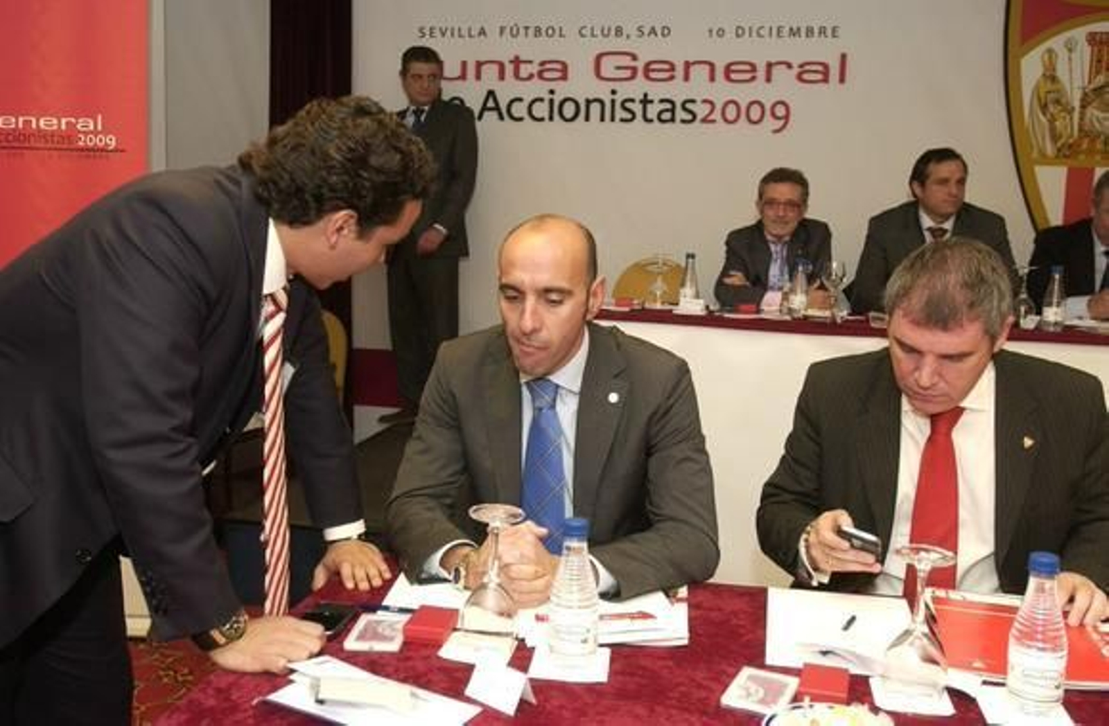 Anuncio a bombo y platillo del blindaje de Perotti