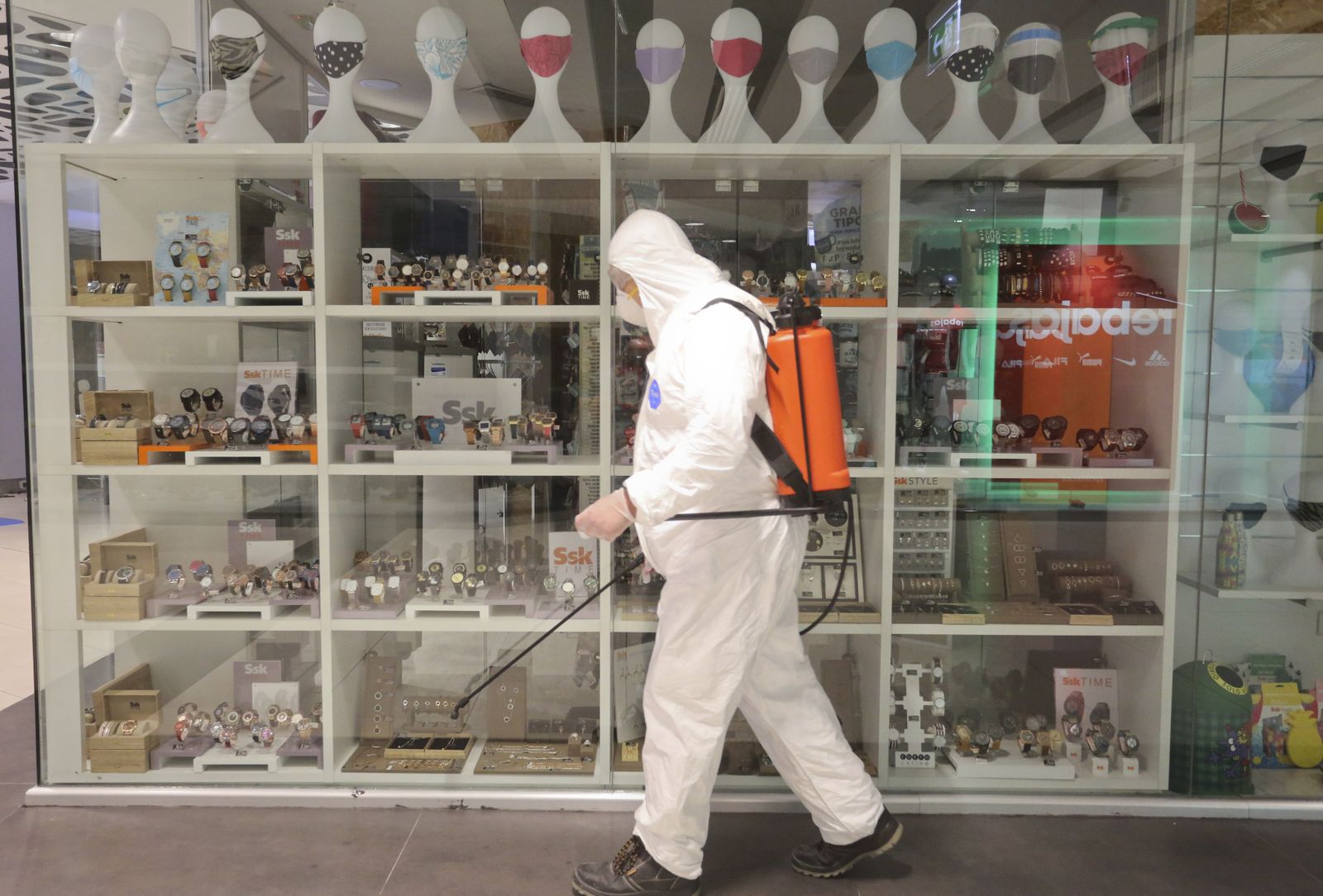 Las fotos de los centros comerciales de Málaga abiertos, en la fase 2 de la desescalada